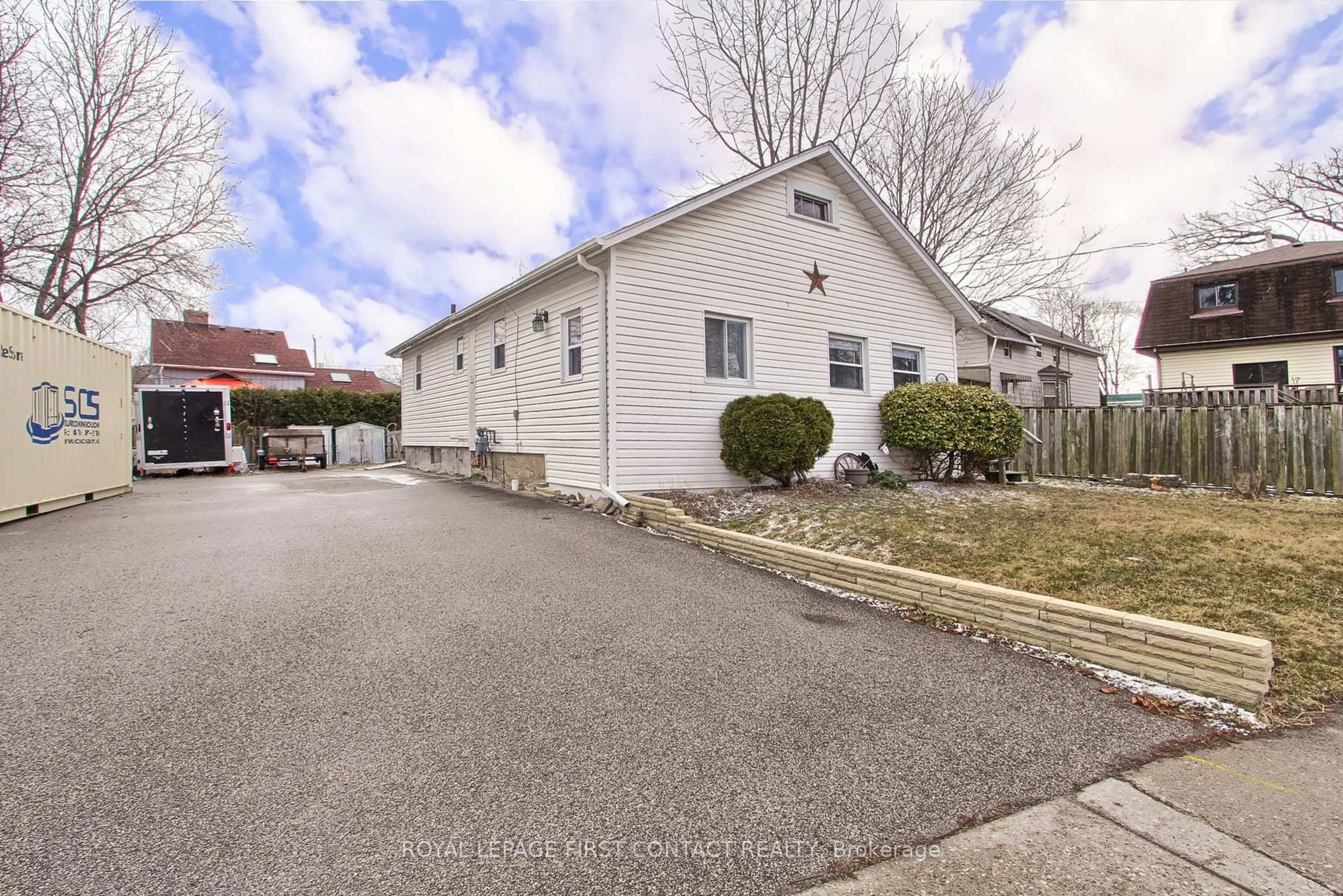 Unknown for 145 Wesley St, Newmarket Ontario L3Y 3N9