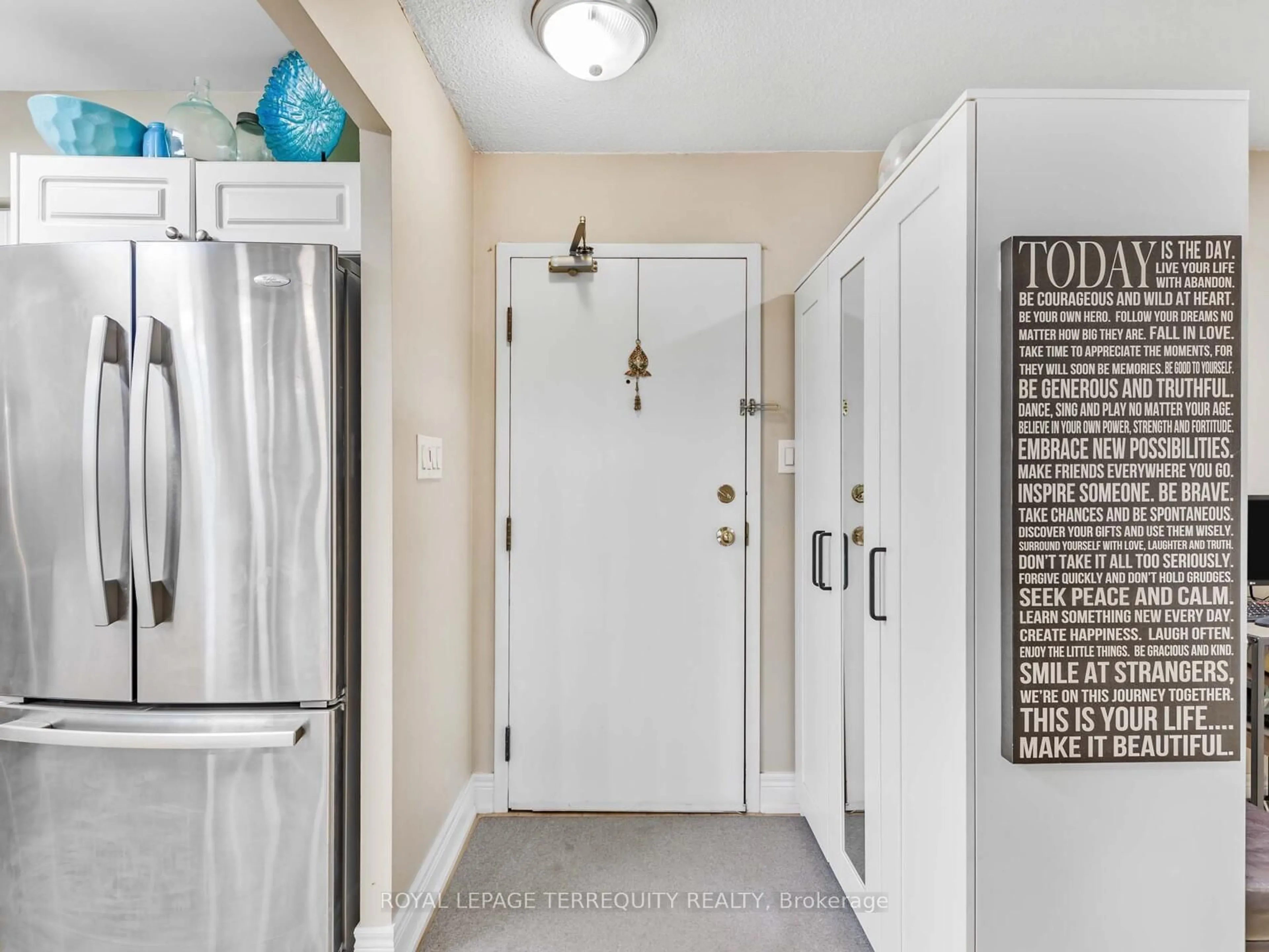 Indoor entryway for 326 Major Mackenzie Dr #203, Richmond Hill Ontario L4C 8T4