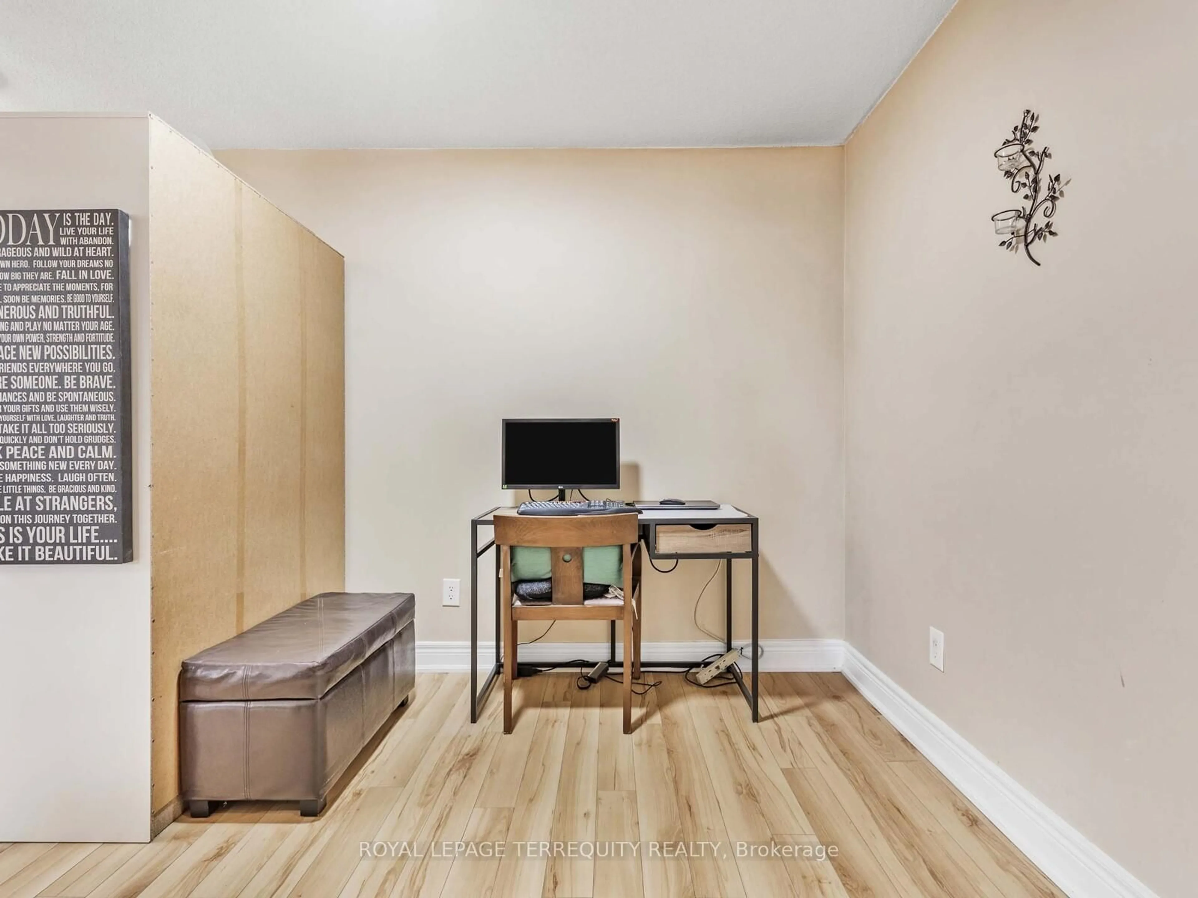 A pic of a room for 326 Major Mackenzie Dr #203, Richmond Hill Ontario L4C 8T4