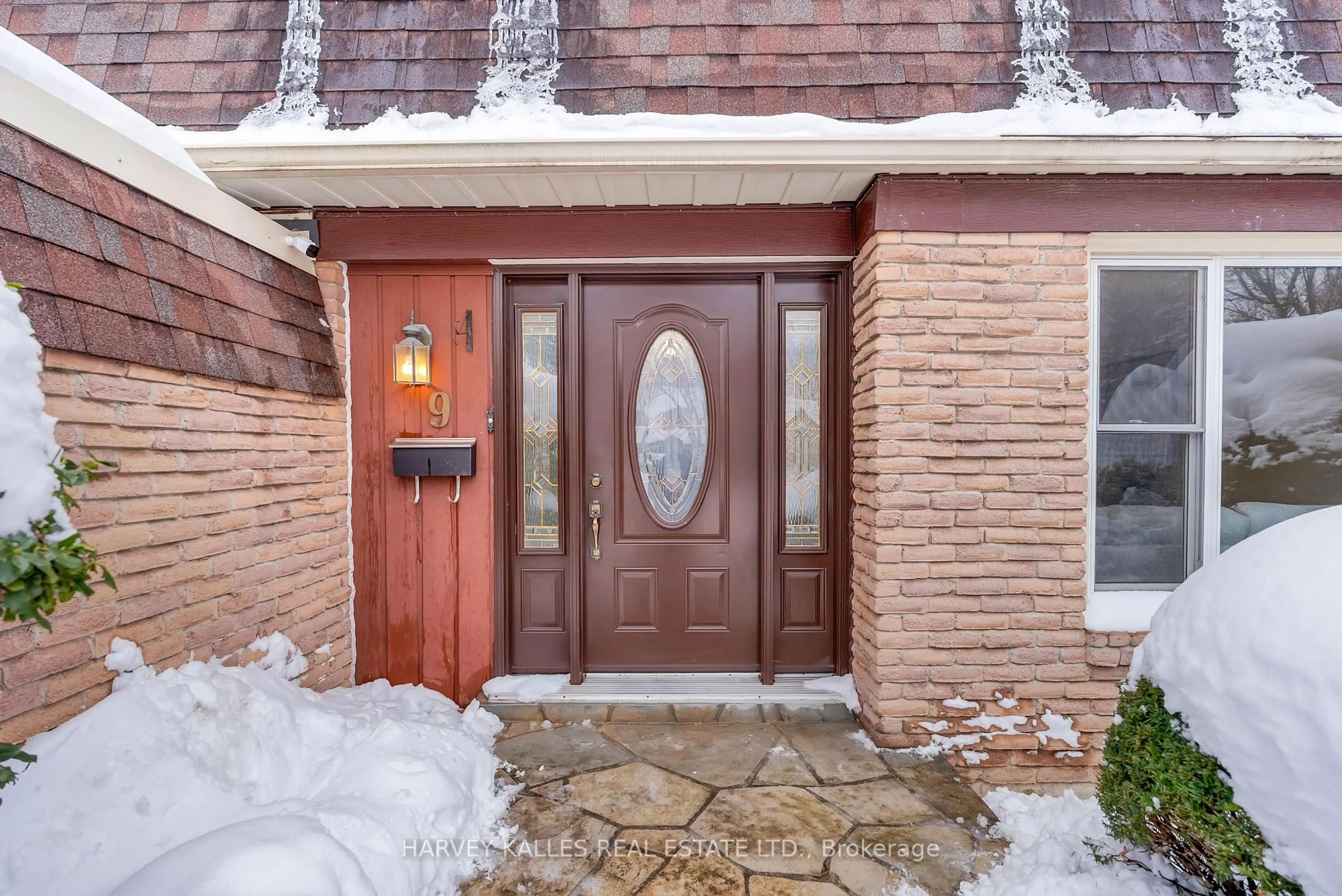 Indoor entryway for 9 Bucks Green Rd, Markham Ontario L3T 4G1