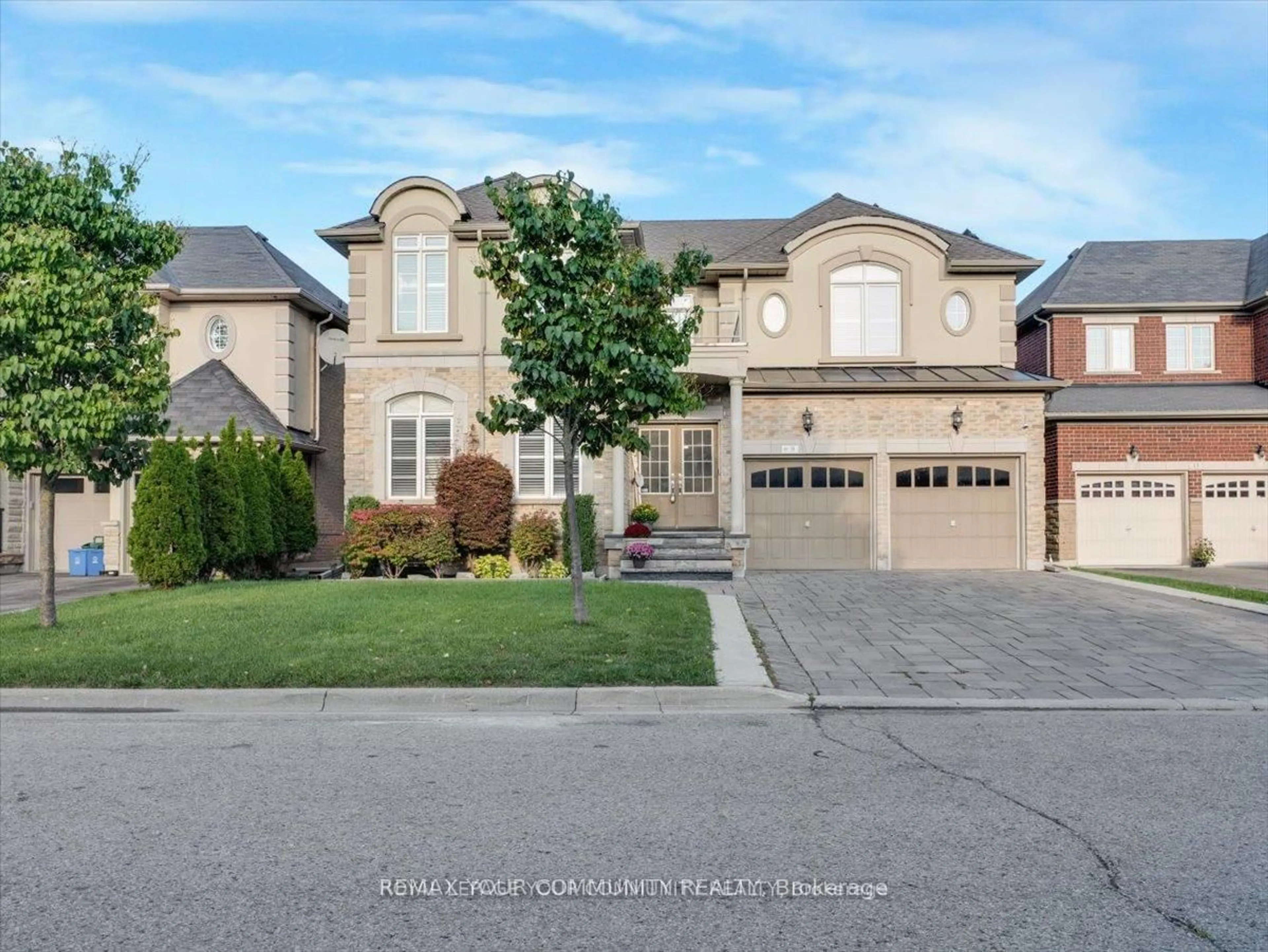 Home with brick exterior material, street for 9 Heaney Crt, Aurora Ontario L4G 0J7
