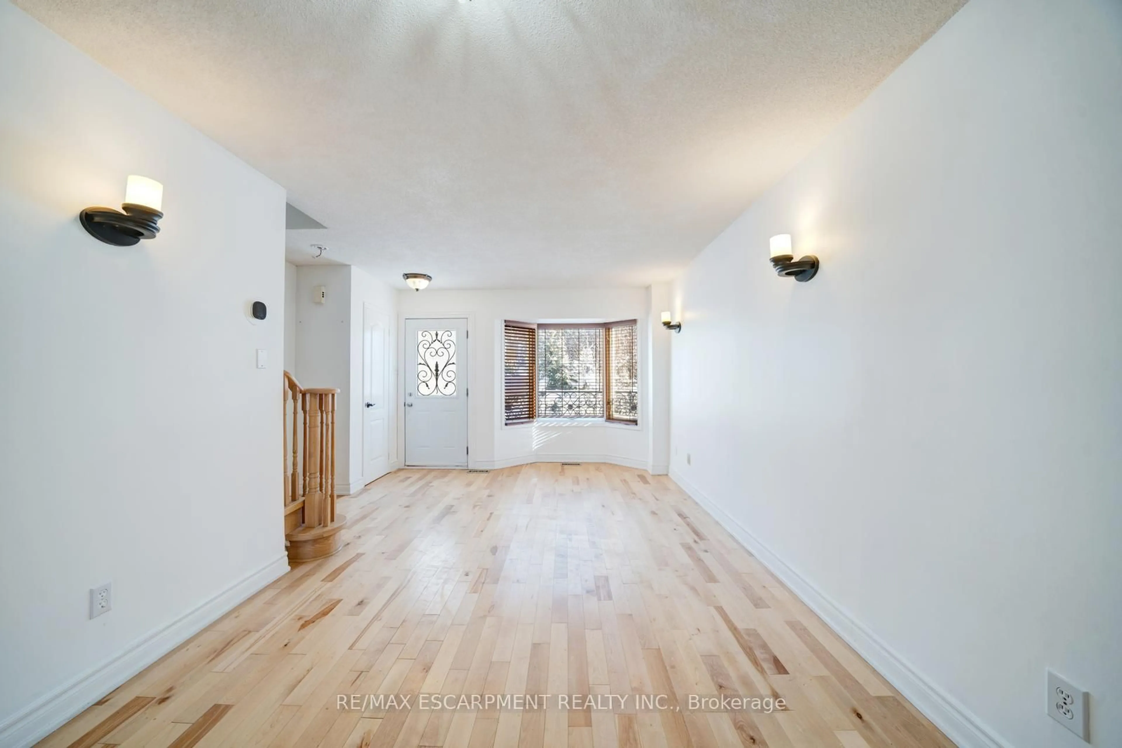 A pic of a room for 108 Olde Bayview Ave, Richmond Hill Ontario L4E 3C7