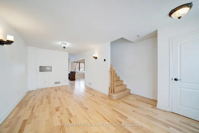 108 Olde Bayview Ave, Richmond Hill 5