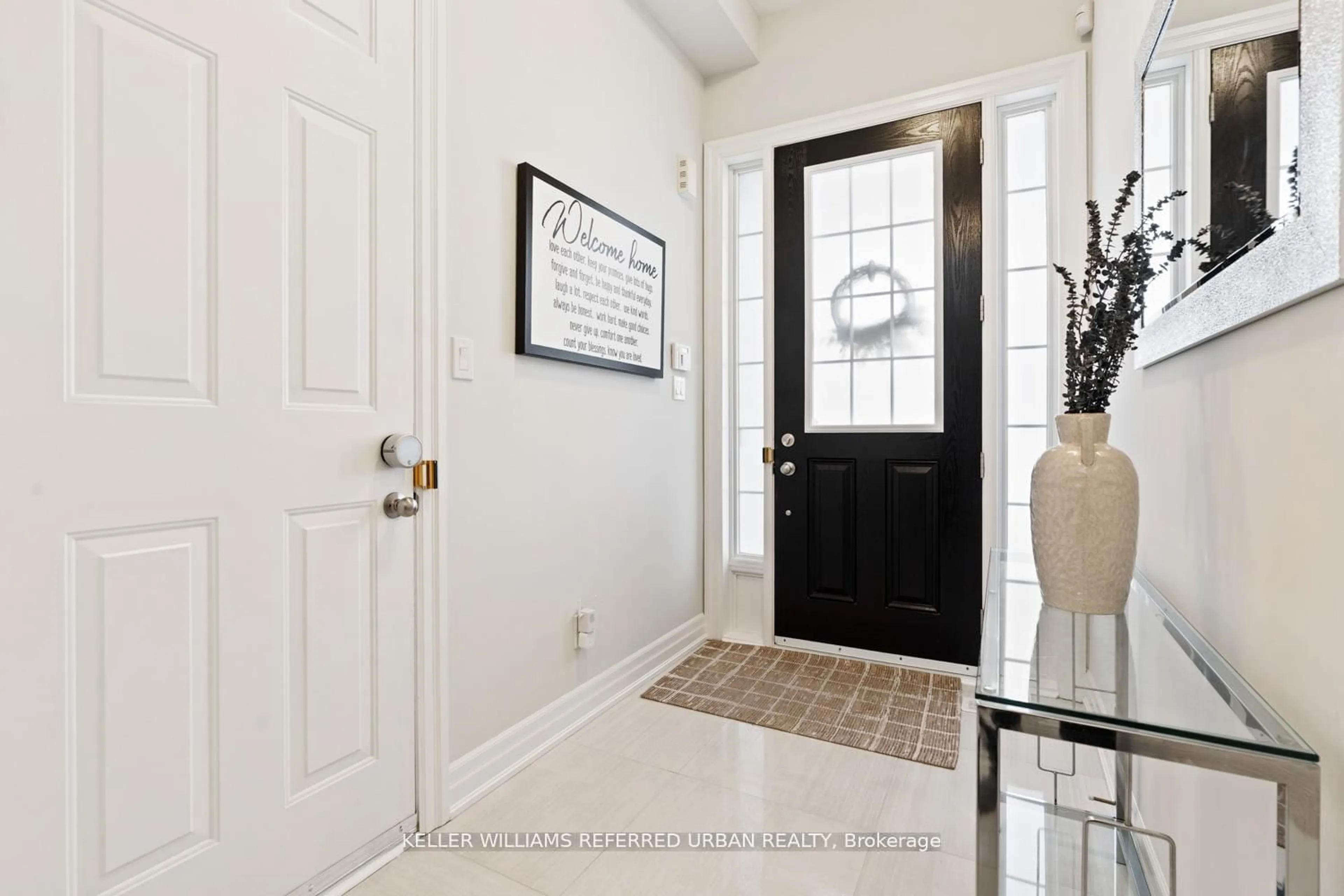 Indoor entryway for 58 Wells Orchard Cres, King Ontario L7B 0C6