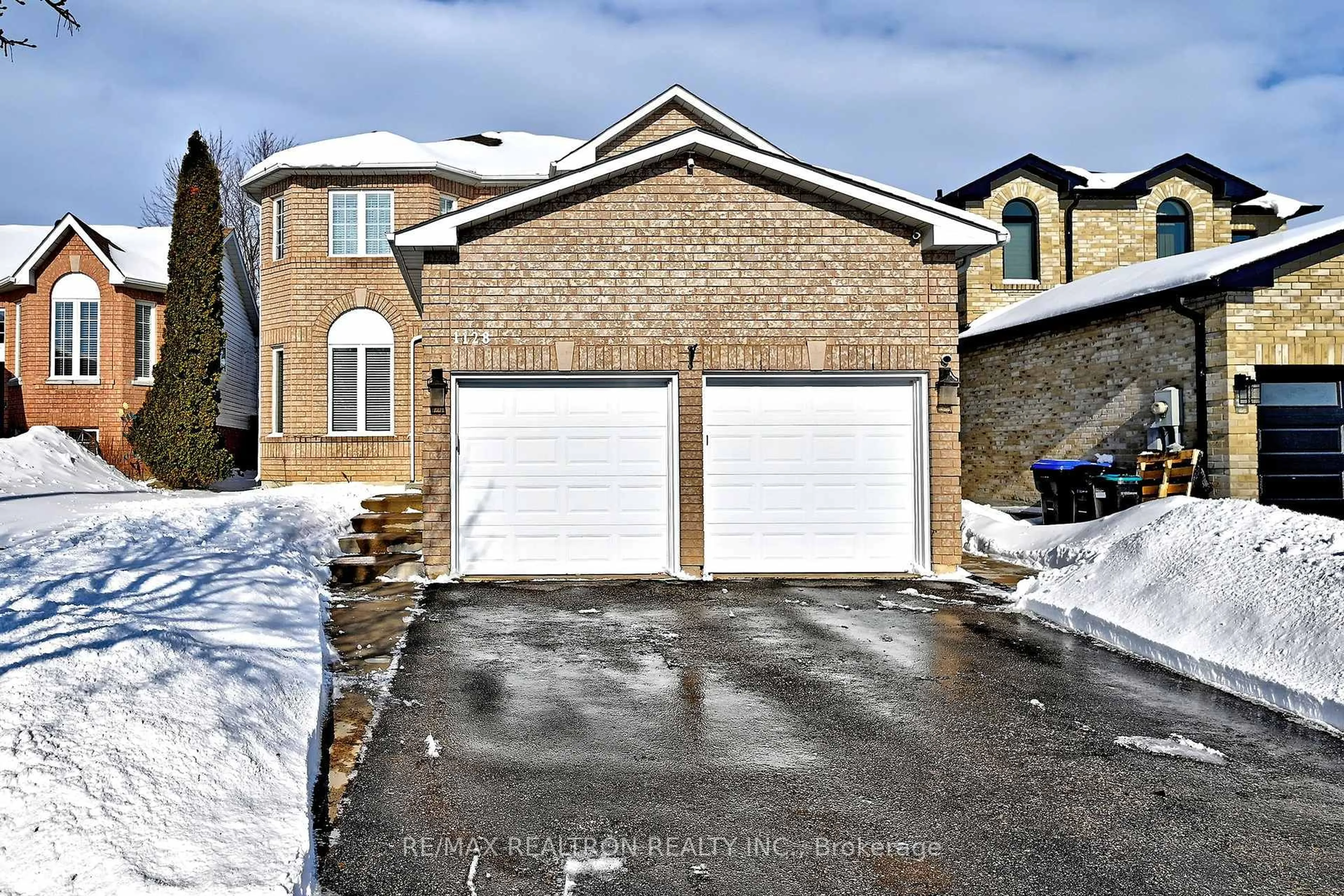 Home with brick exterior material, street for 1128 Corrie St, Innisfil Ontario L9S 1W9