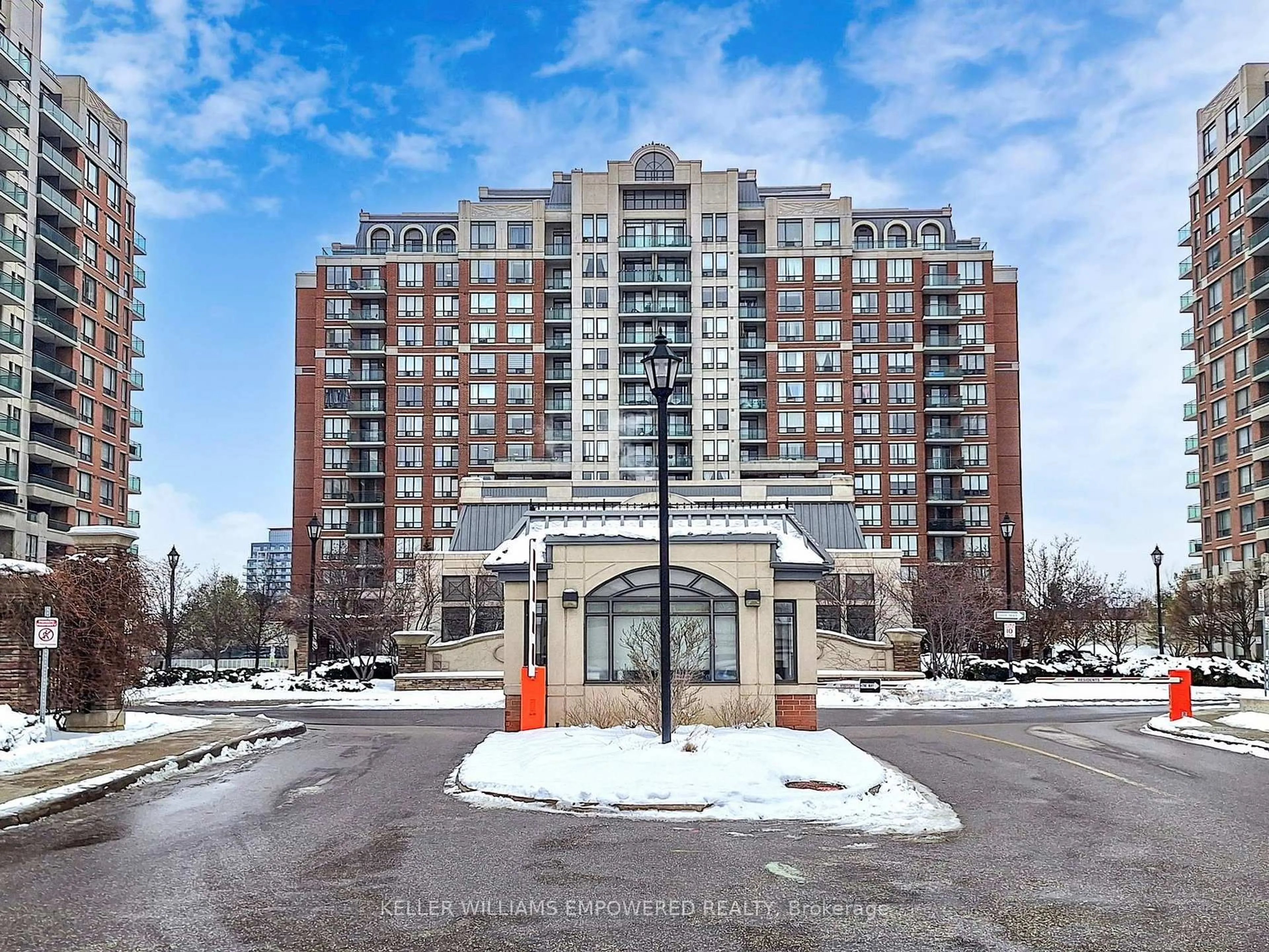 Indoor foyer for 330 Red Maple Rd #207, Richmond Hill Ontario L4C 0T6