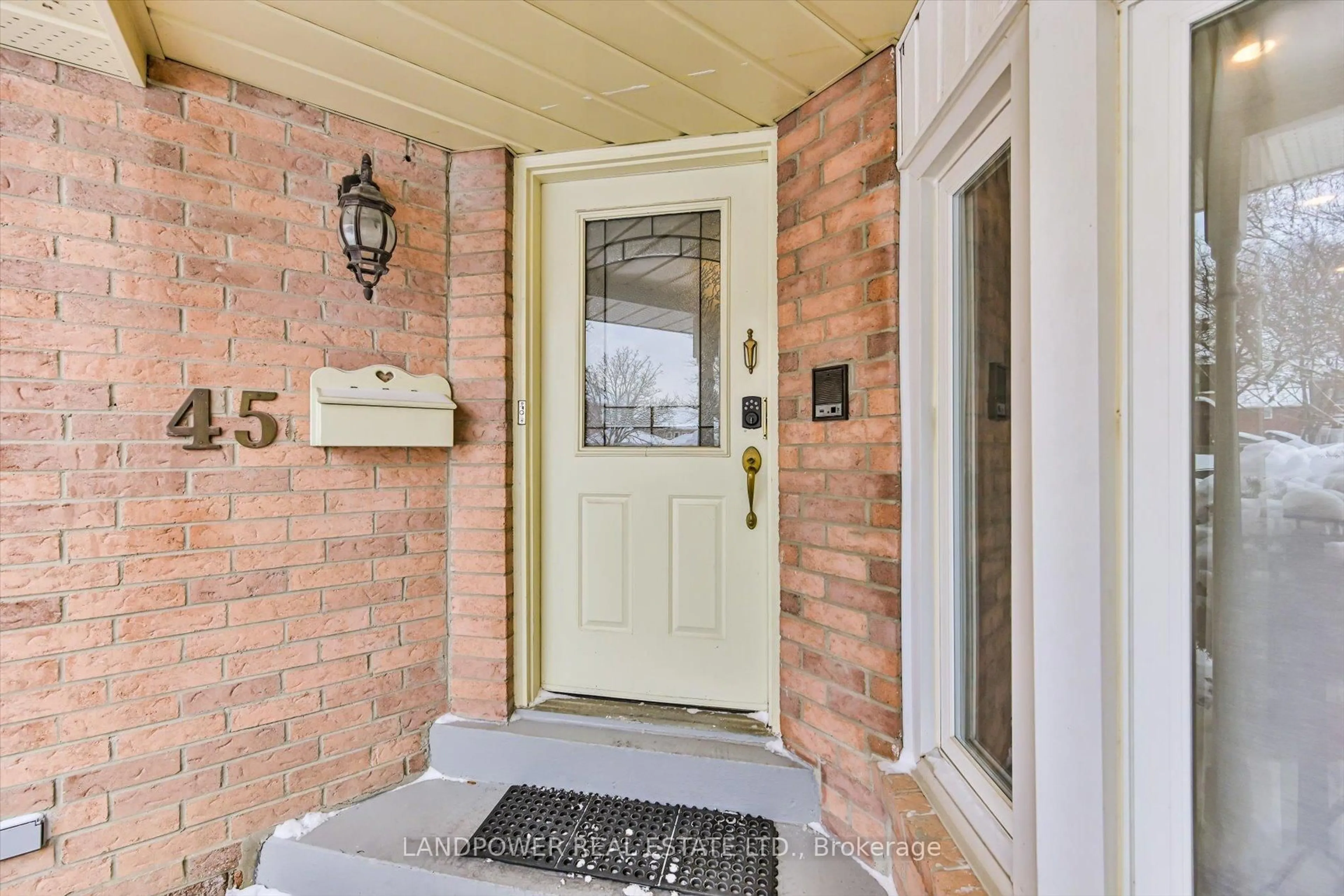 Indoor entryway for 45 Hollingham Rd, Markham Ontario L3R 7X6
