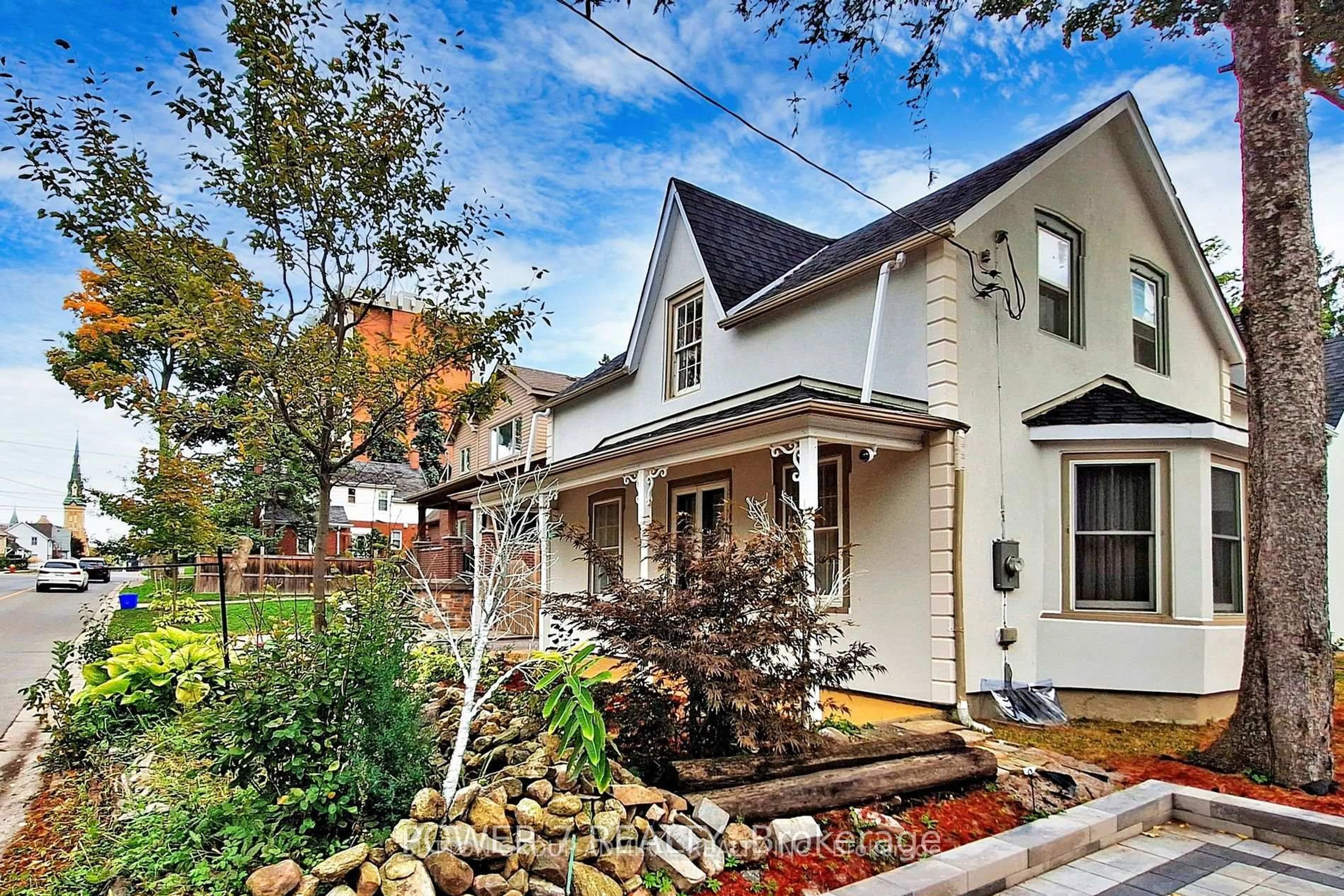 Home with brick exterior material, street for 62 Centre St, Richmond Hill Ontario L4C 3P7