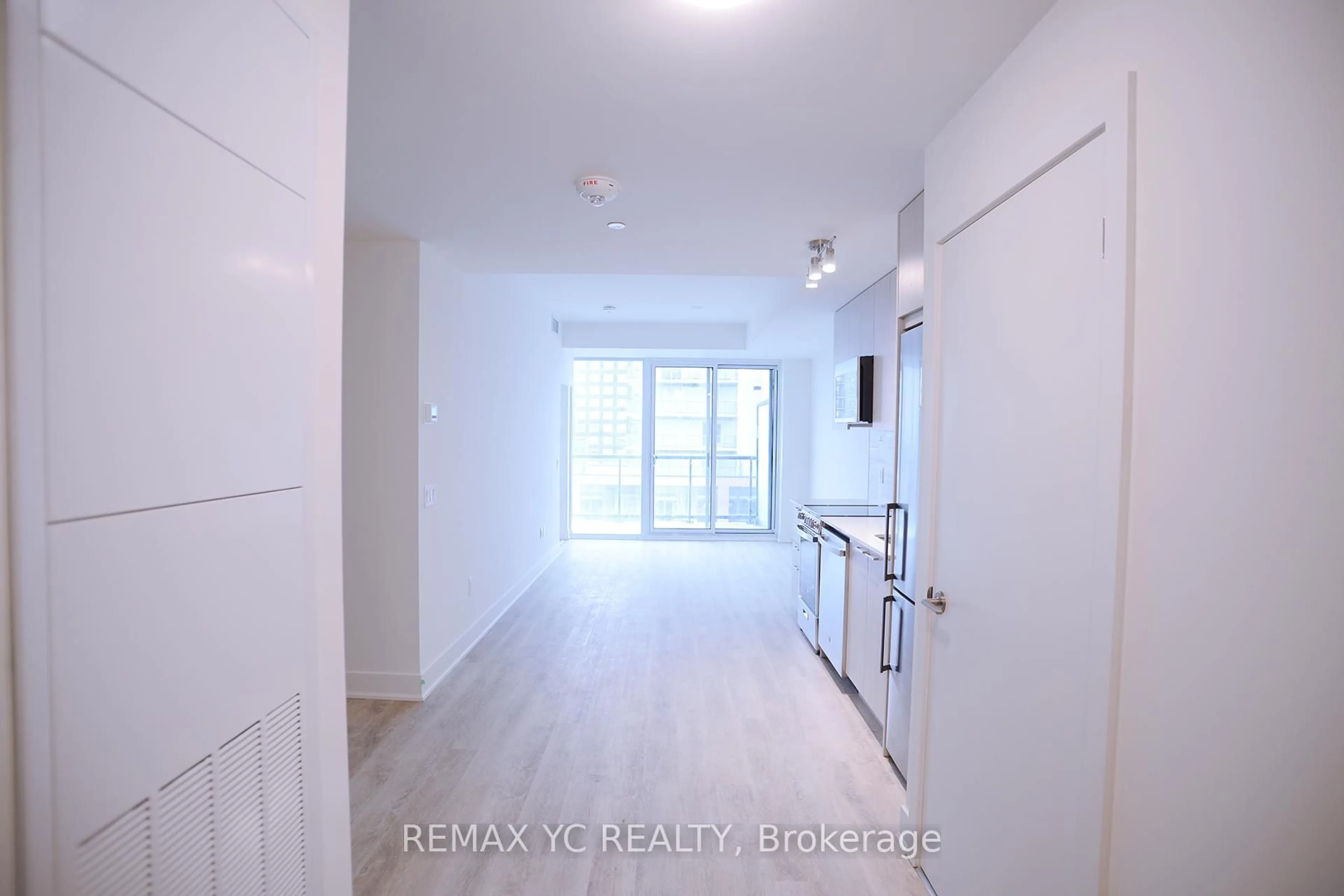 A pic of a room for 185 Deerfield Rd #1201, Newmarket Ontario L3Y 0G7