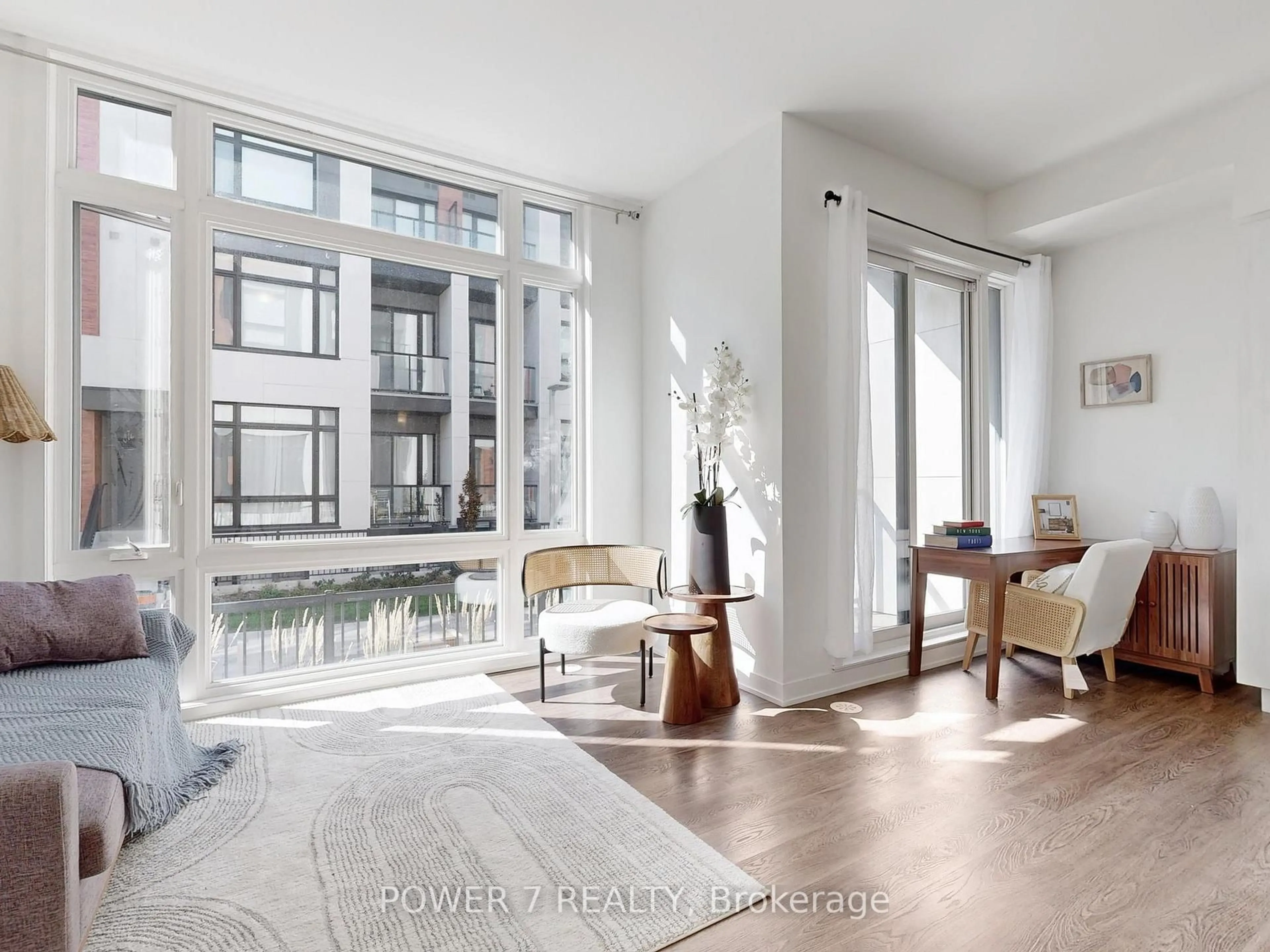 Living room with furniture, unknown for 14 David Eyer Rd #1009, Richmond Hill Ontario L4S 0N4