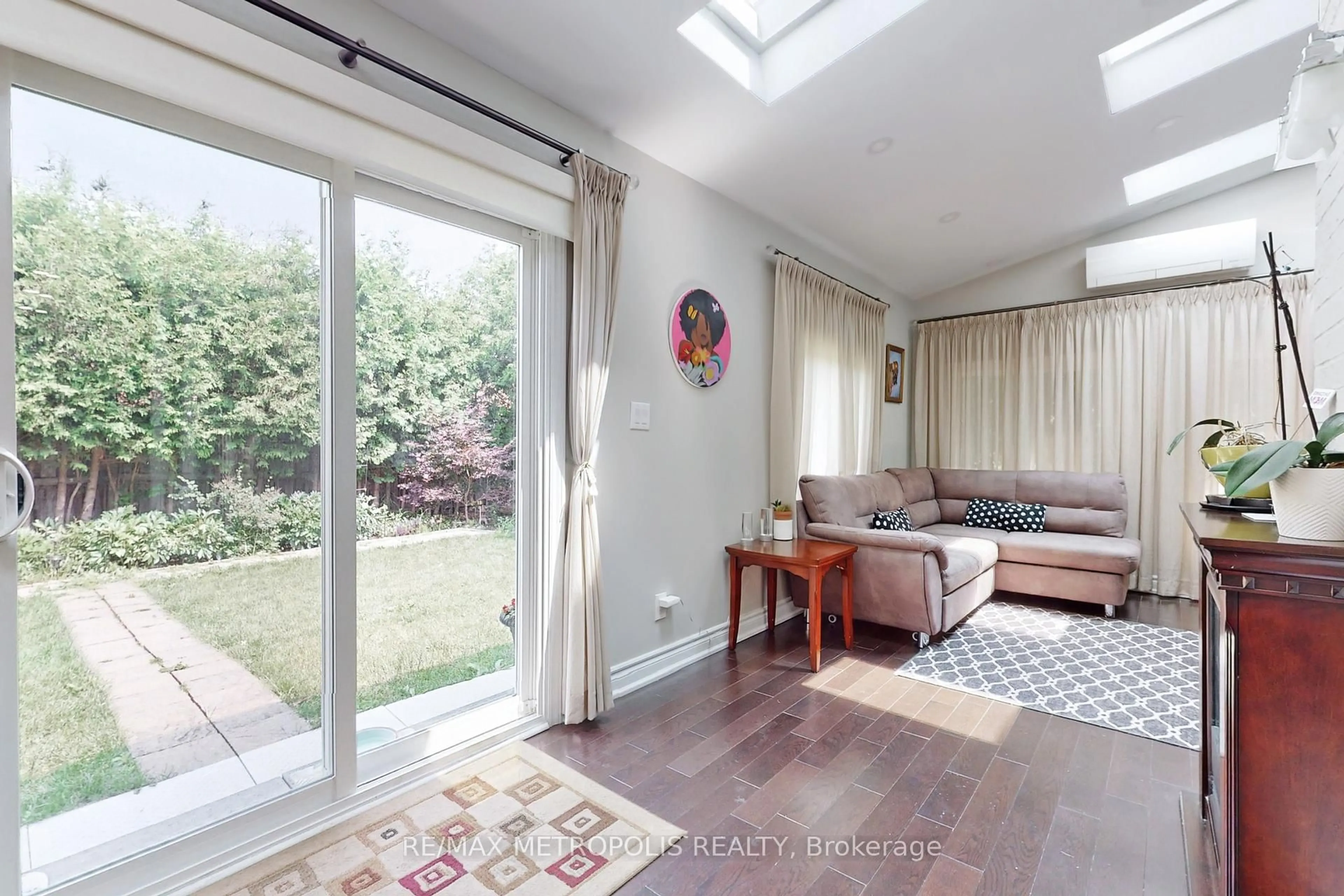 Unknown for 64 Mandel Cres, Richmond Hill Ontario L4C 9Z7