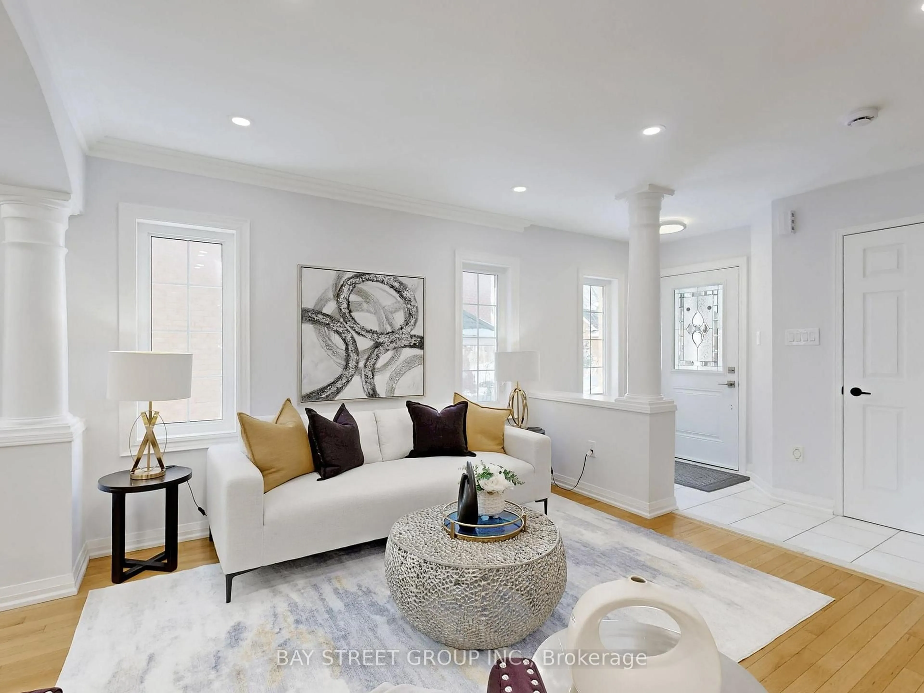 Living room with furniture, unknown for 15 Futura Ave, Richmond Hill Ontario L4S 1V2