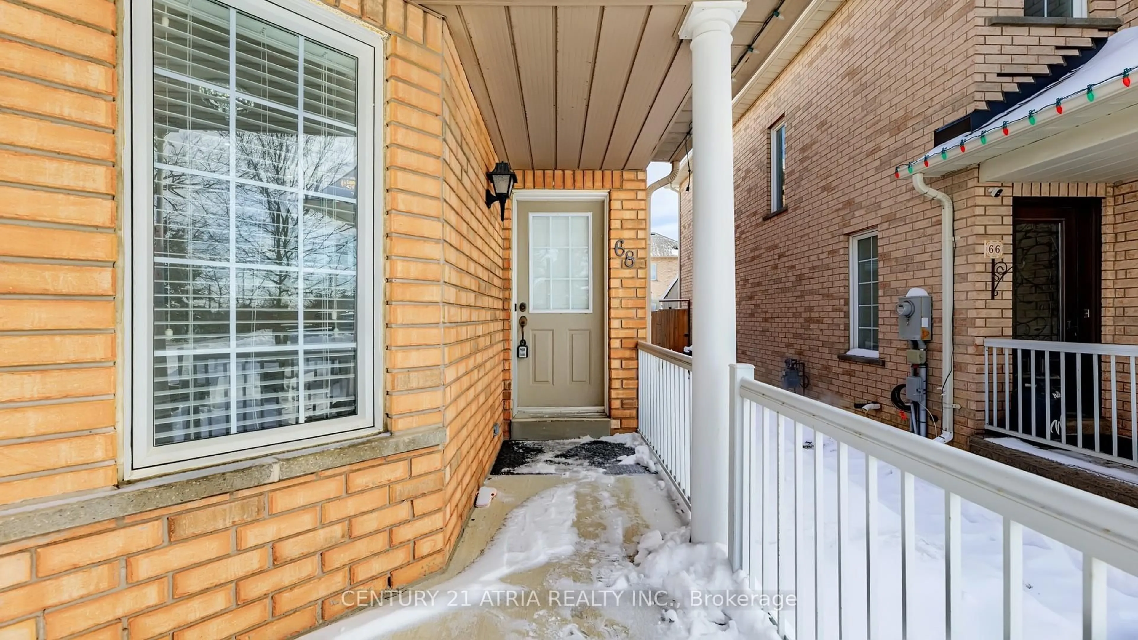Indoor entryway for 68 Walkview St, Richmond Hill Ontario L4E 4H6