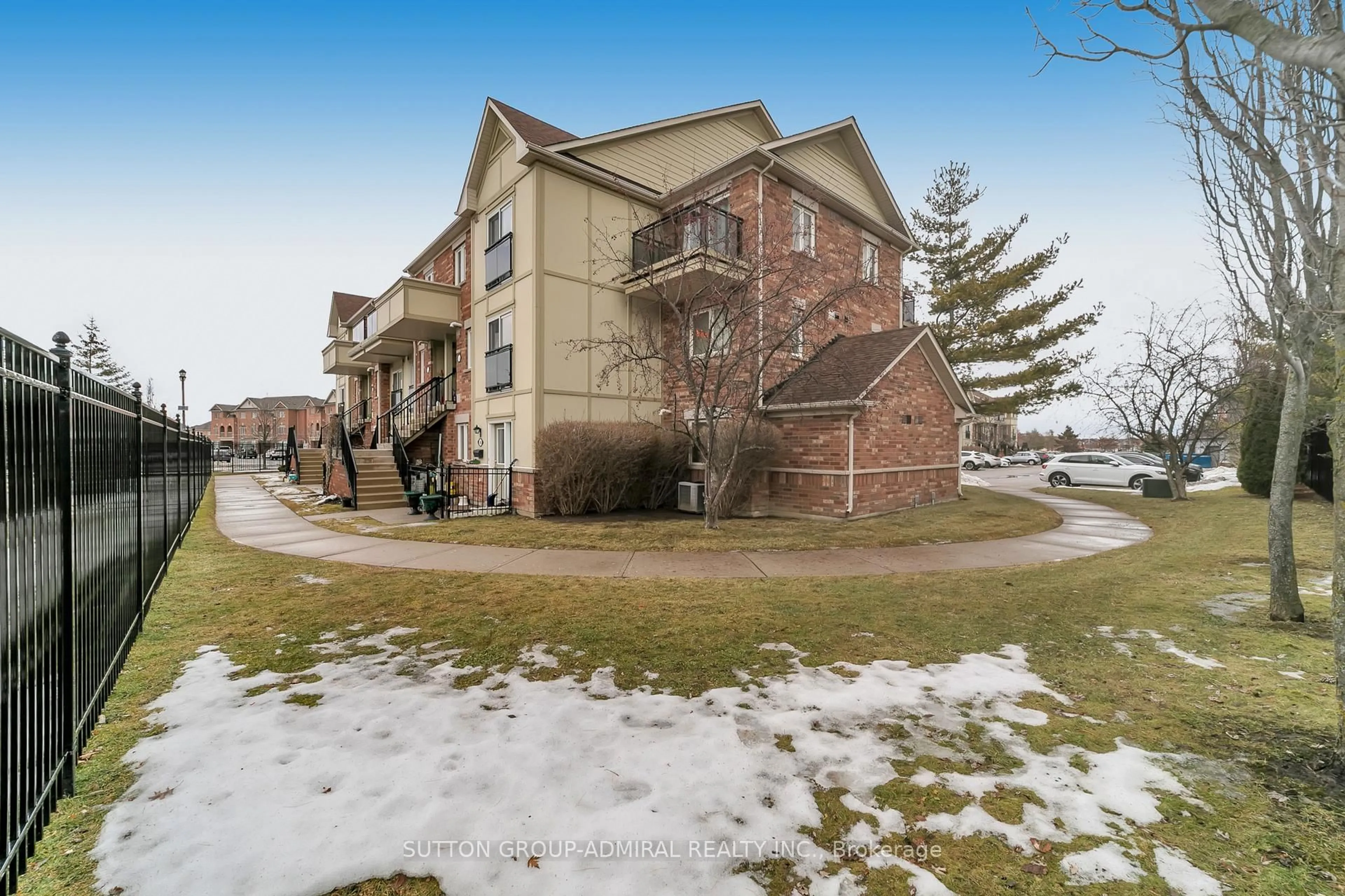 A pic from outside/outdoor area/front of a property/back of a property/a pic from drone, unknown for 2265 Bur Oak Ave #52, Markham Ontario L6E 0B8