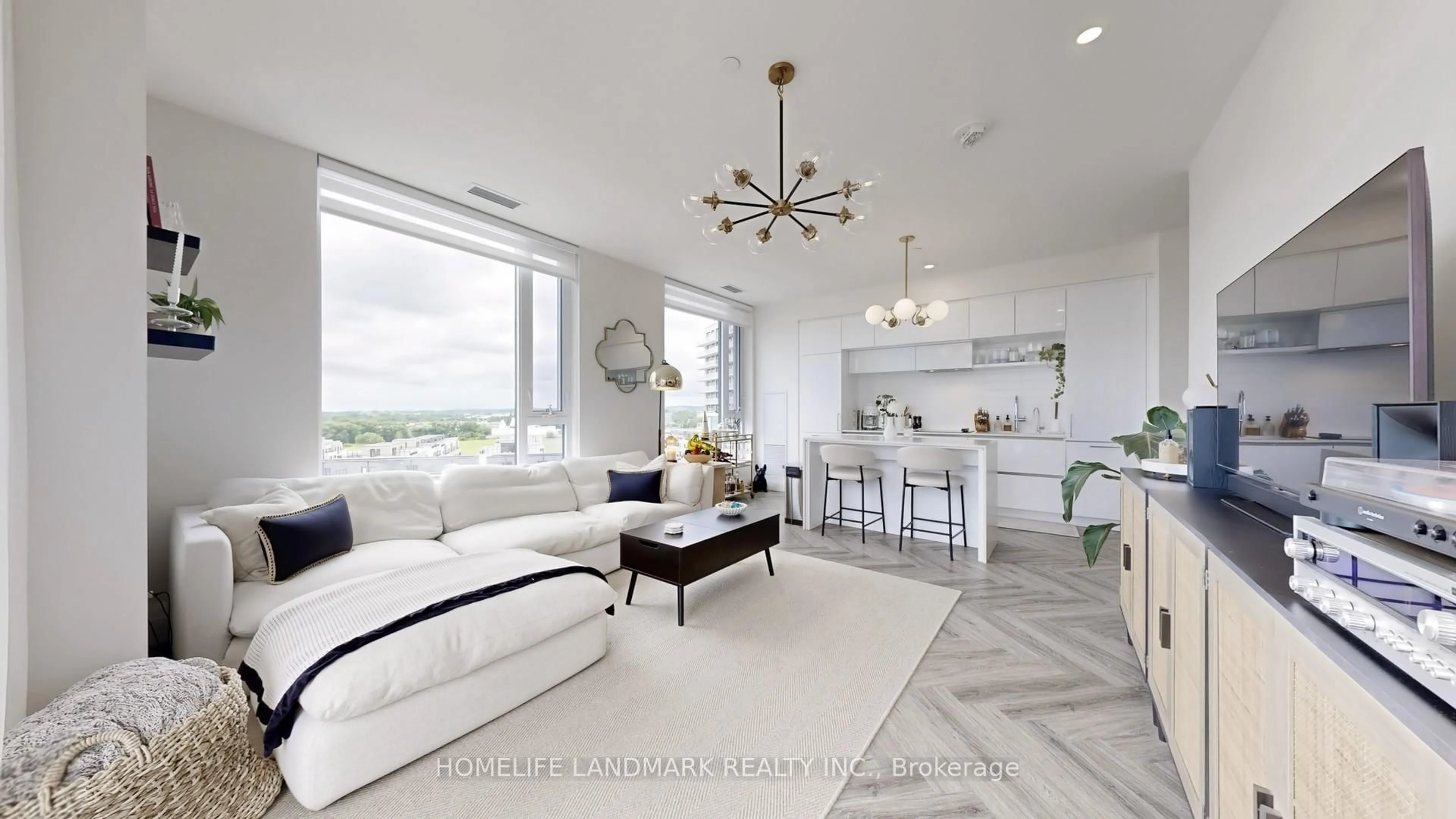 Open concept kitchen, ceramic/tile floor for 6 David Eyer Rd #812, Richmond Hill Ontario L4S 0N5