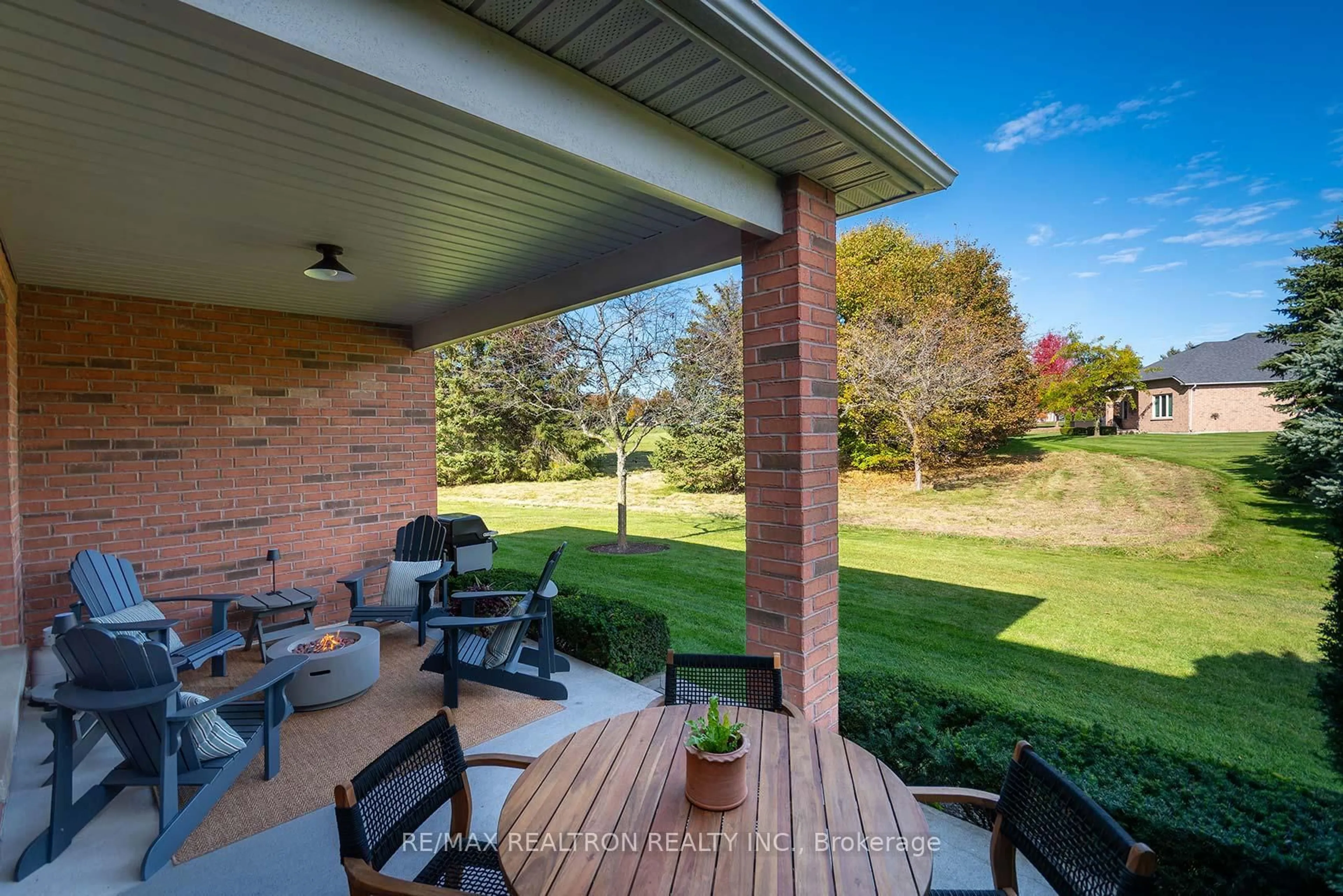 Patio, water/lake/river/ocean view for 26 Hagen Hollow, Whitchurch-Stouffville Ontario L4A 1N3