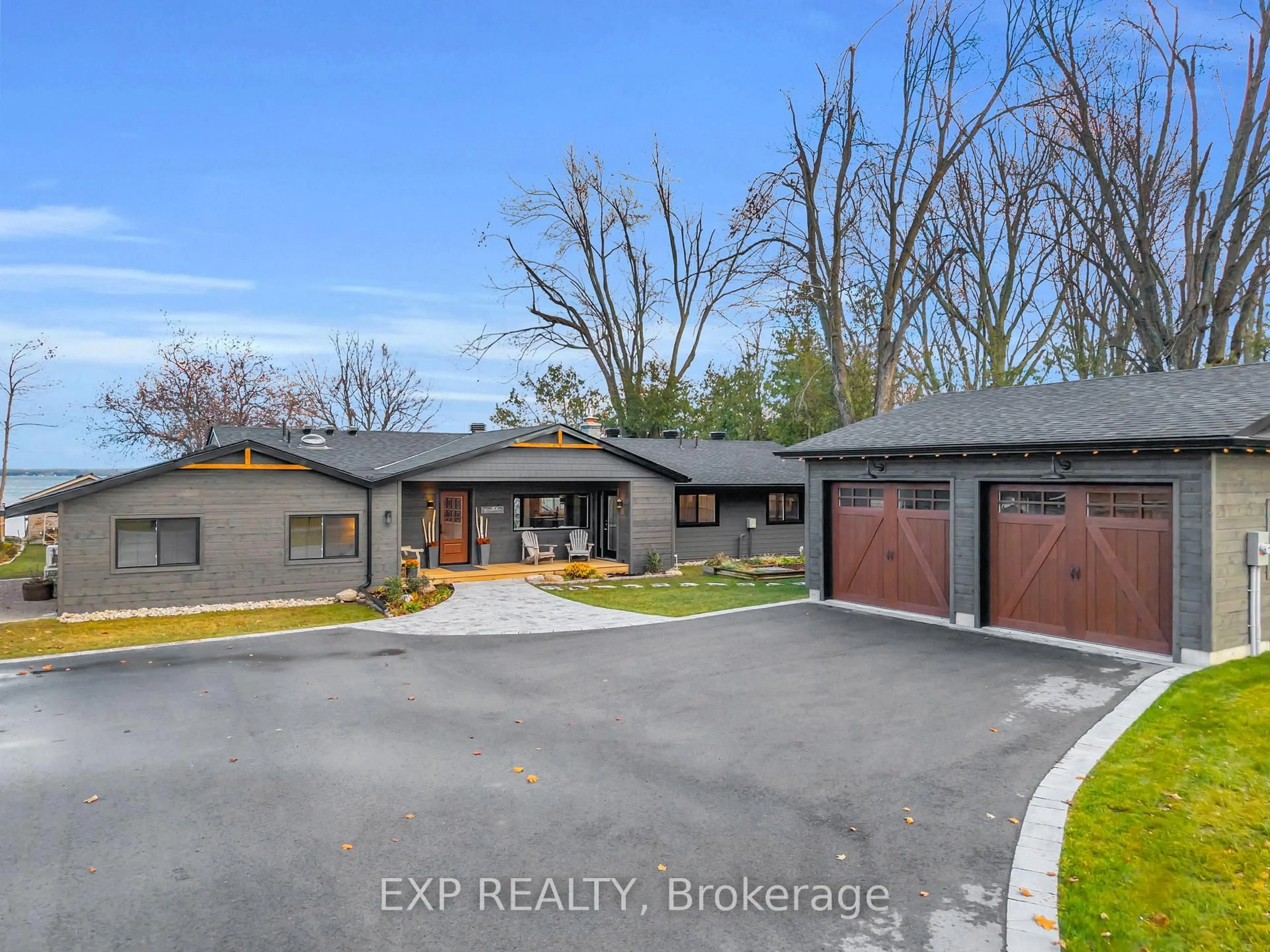 A pic from outside/outdoor area/front of a property/back of a property/a pic from drone, street for 621 Duclos Point Rd, Georgina Ontario L0E 1N0