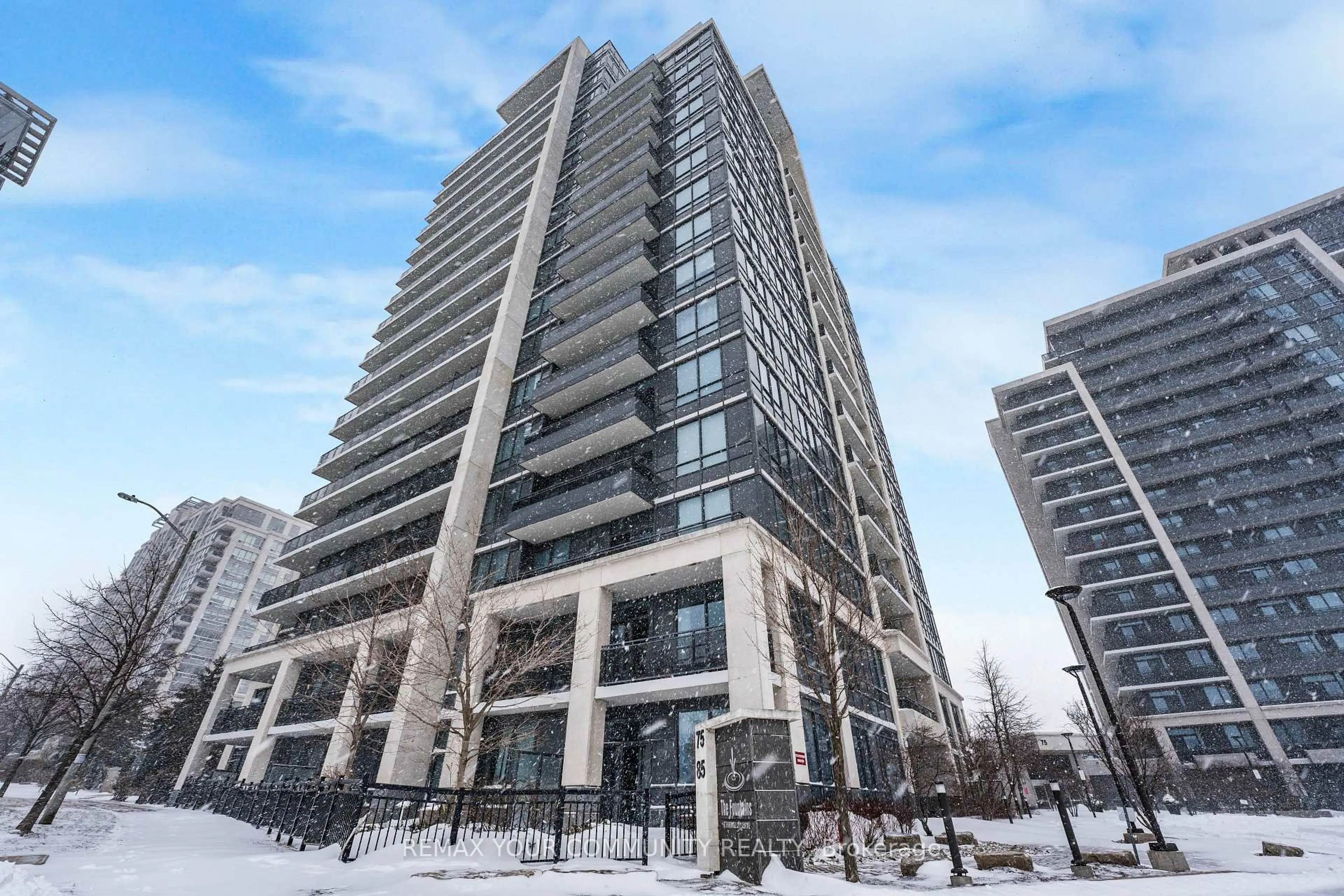 Indoor foyer for 75 North Park Rd #108, Vaughan Ontario L4J 0H8