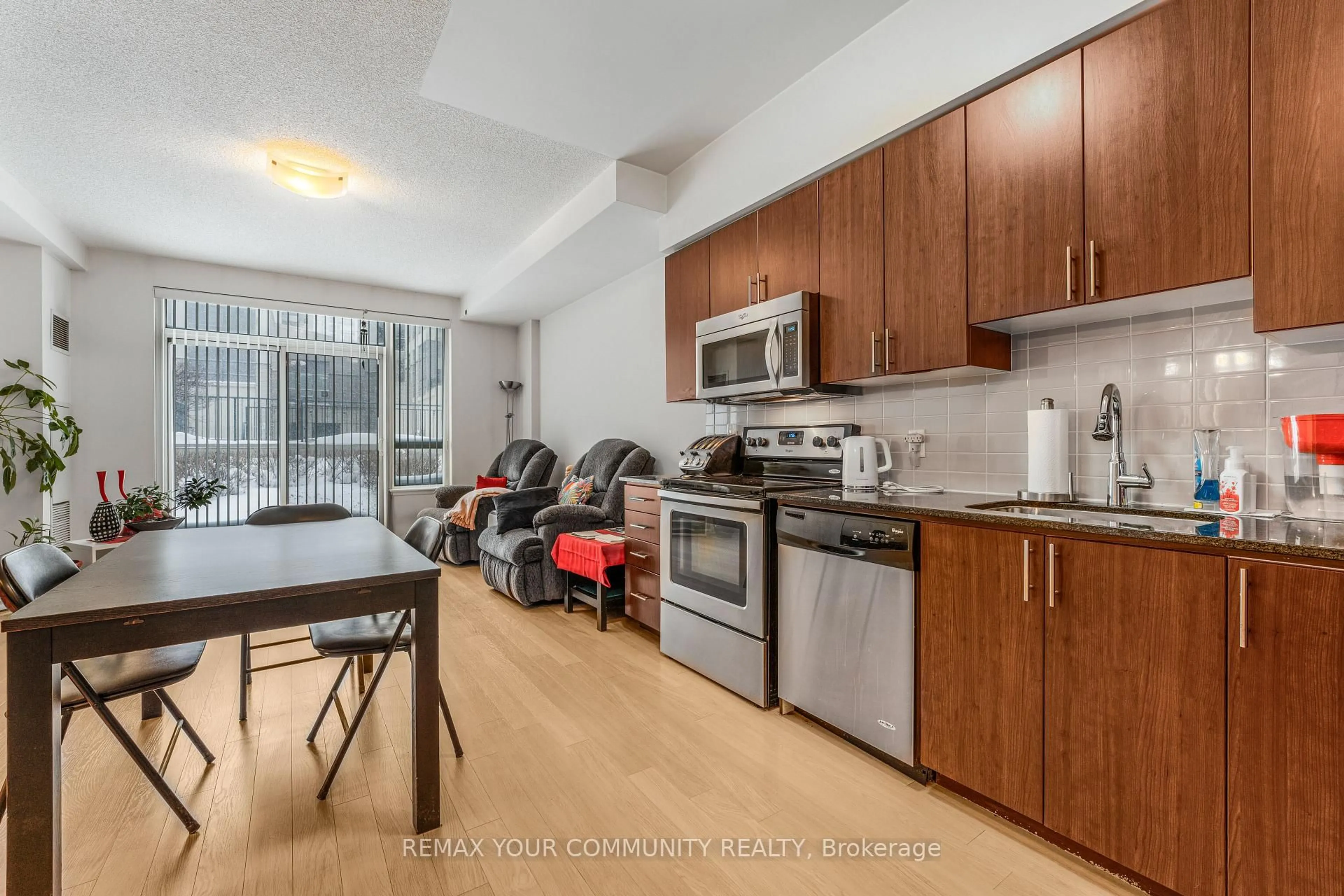 Standard kitchen, unknown for 75 North Park Rd #108, Vaughan Ontario L4J 0H8