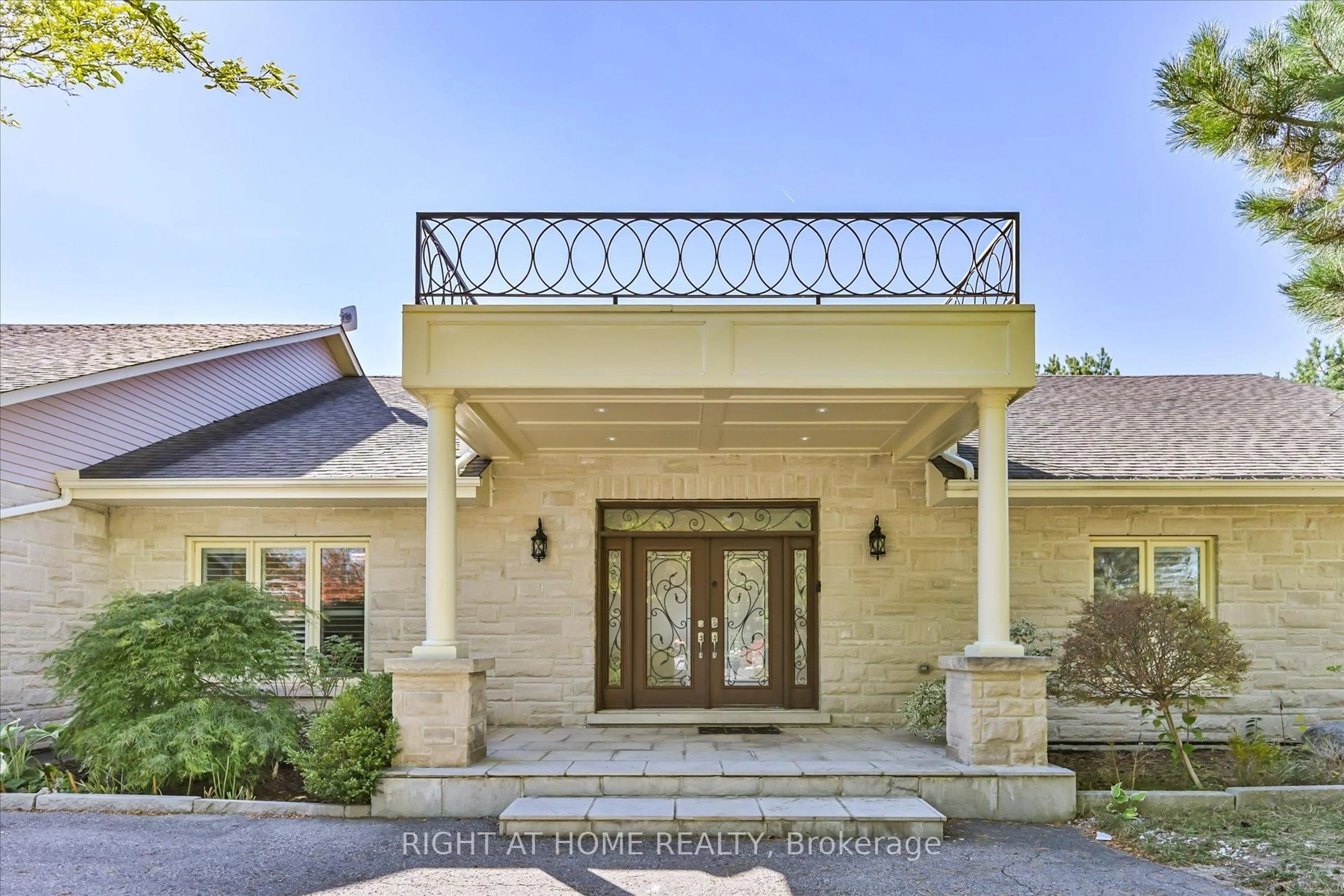 Home with brick exterior material, unknown for 18 Mccowan Lane, Whitchurch-Stouffville Ontario L4A 4C1