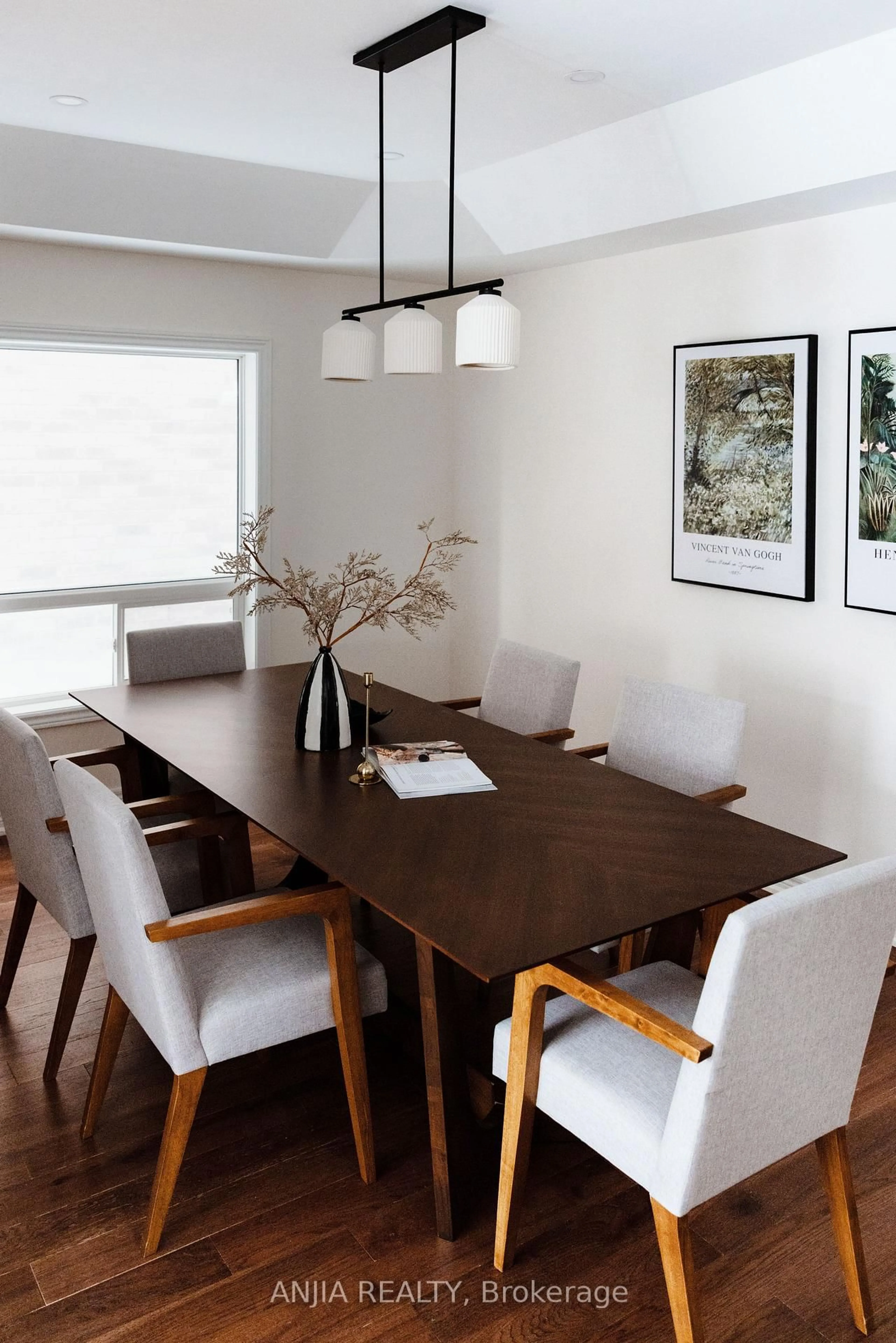 Dining room, wood/laminate floor for 23 Grey Wing Ave, Georgina Ontario L4P 0B7