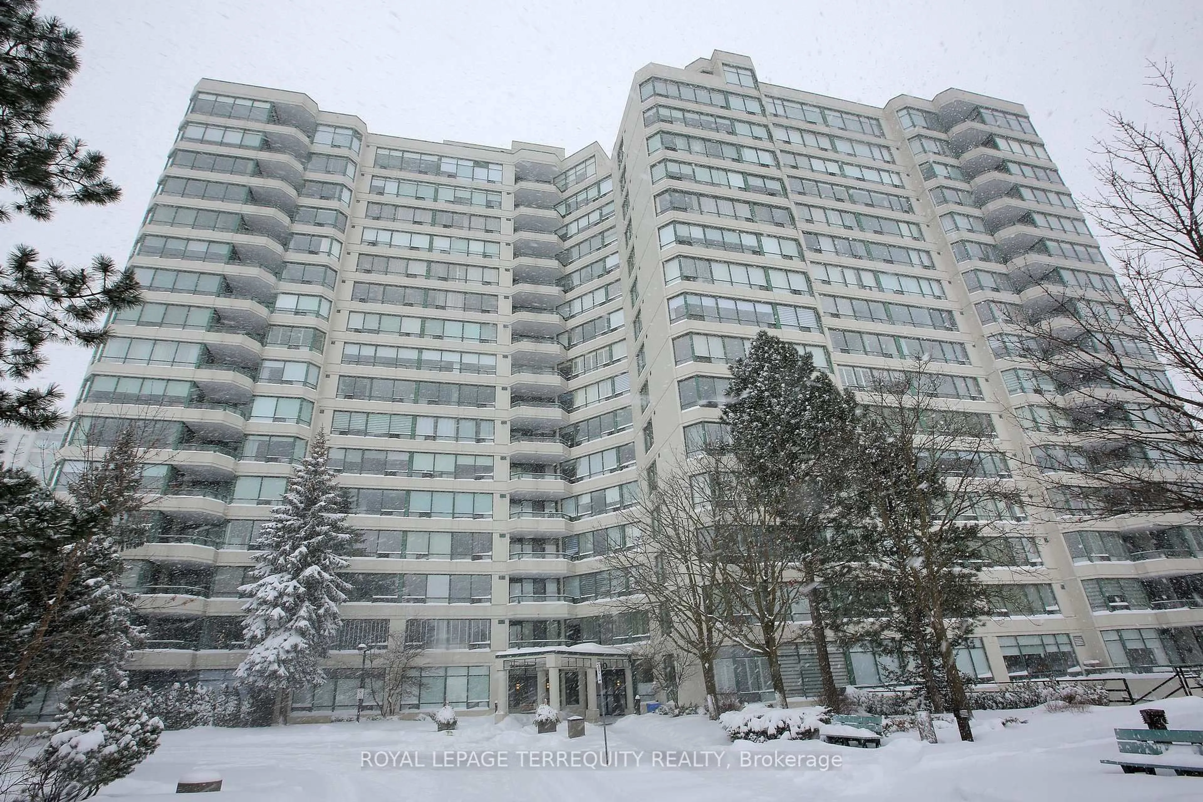 Unknown for 110 Promenade Circ #310, Vaughan Ontario L4J 7W8