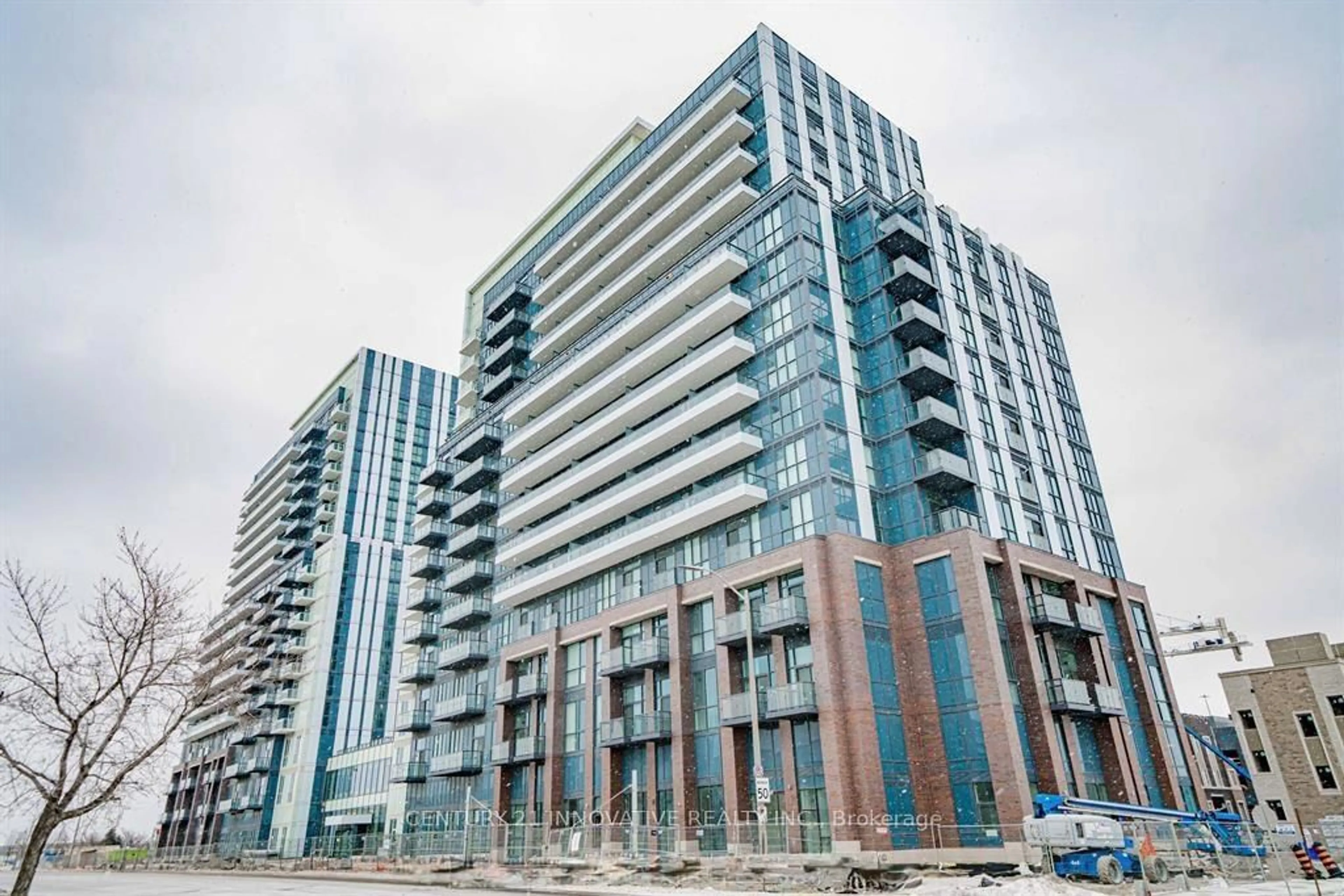 Indoor foyer for 10 Honeycrisp Cres #902, Vaughan Ontario L4K 0M7