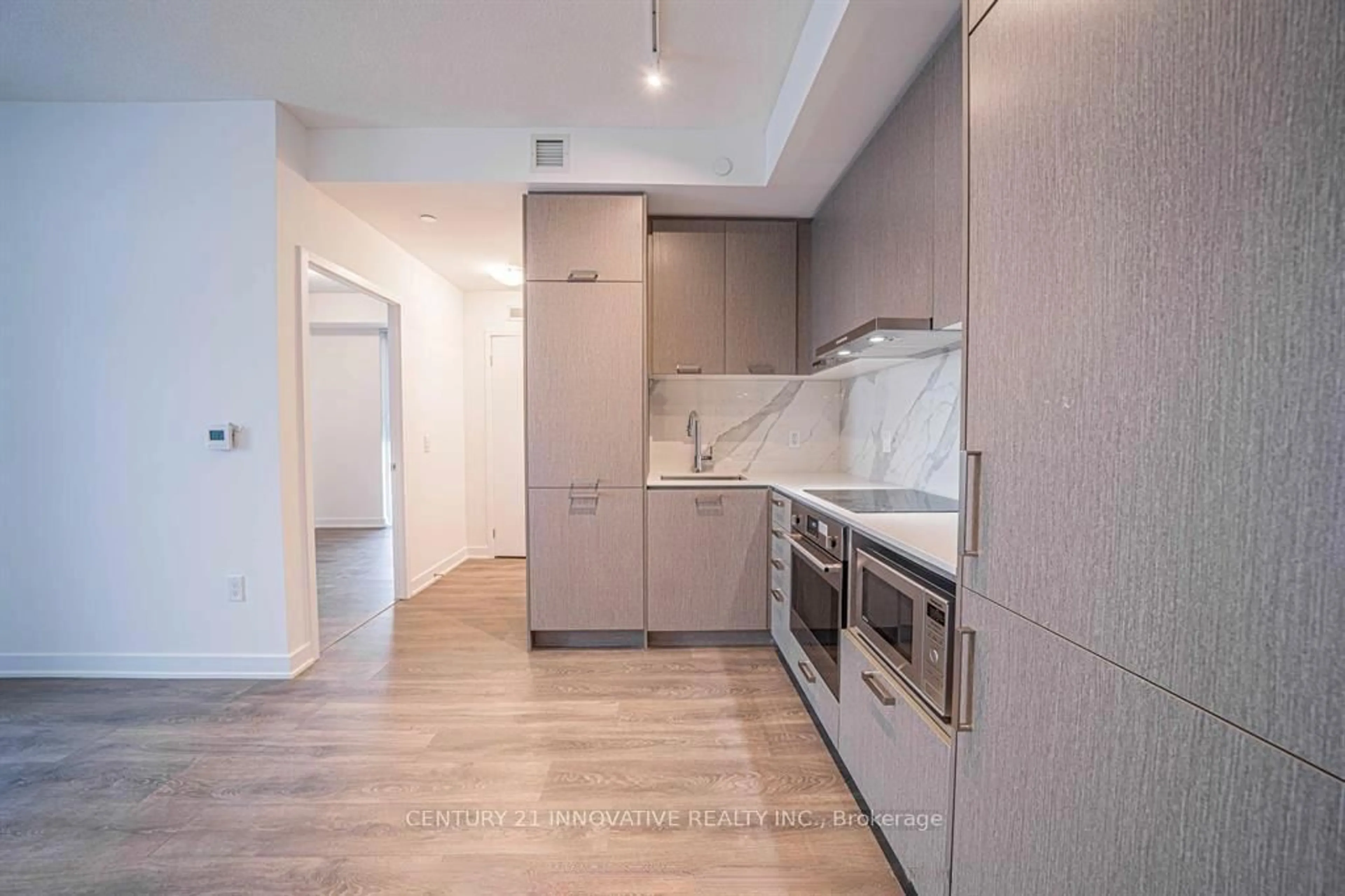 Standard kitchen, unknown for 10 Honeycrisp Cres #902, Vaughan Ontario L4K 0M7