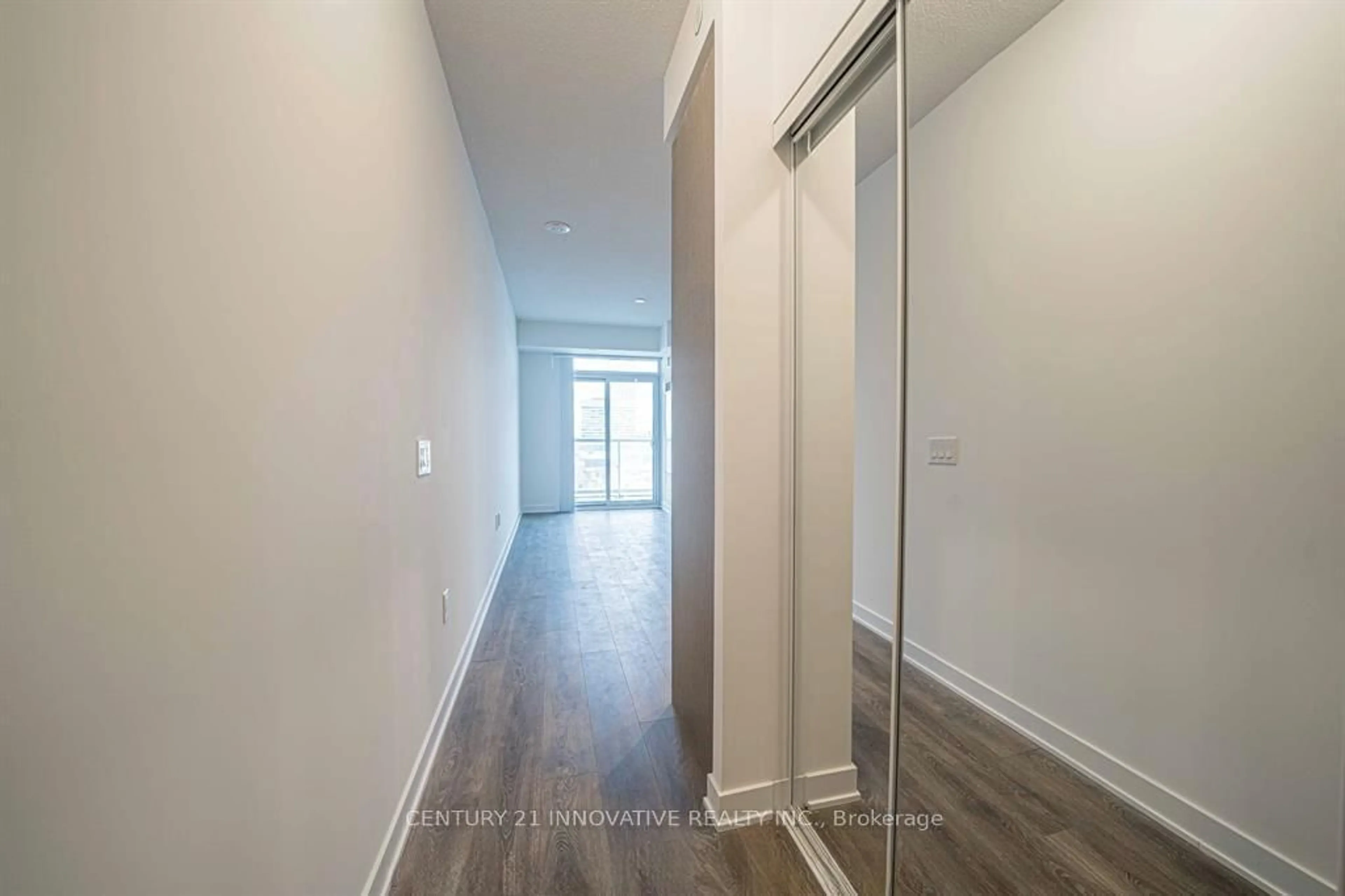 A pic of a room for 10 Honeycrisp Cres #902, Vaughan Ontario L4K 0M7