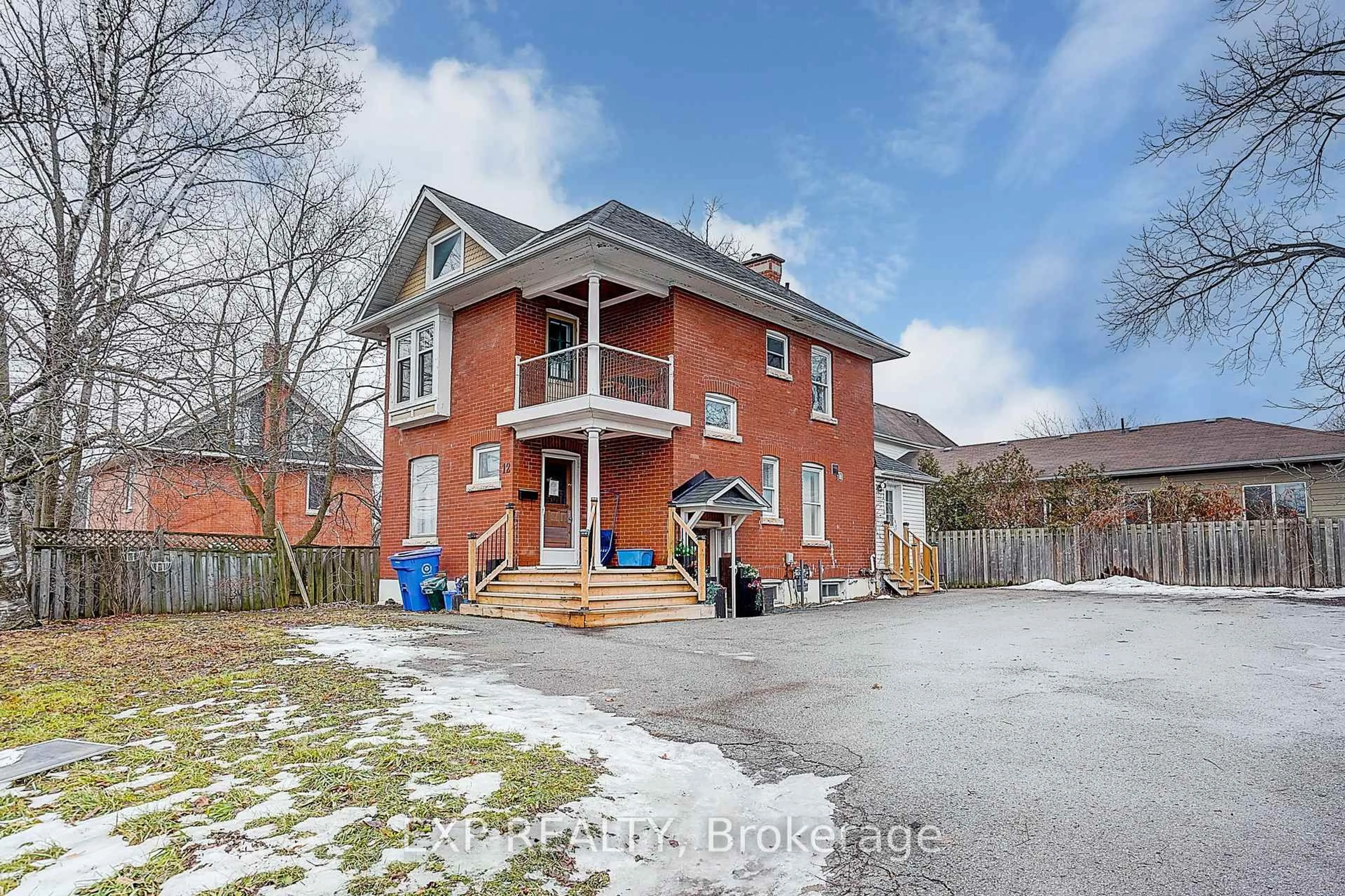 Home with brick exterior material, unknown for 12 Vincent St, Newmarket Ontario L3Y 4G2