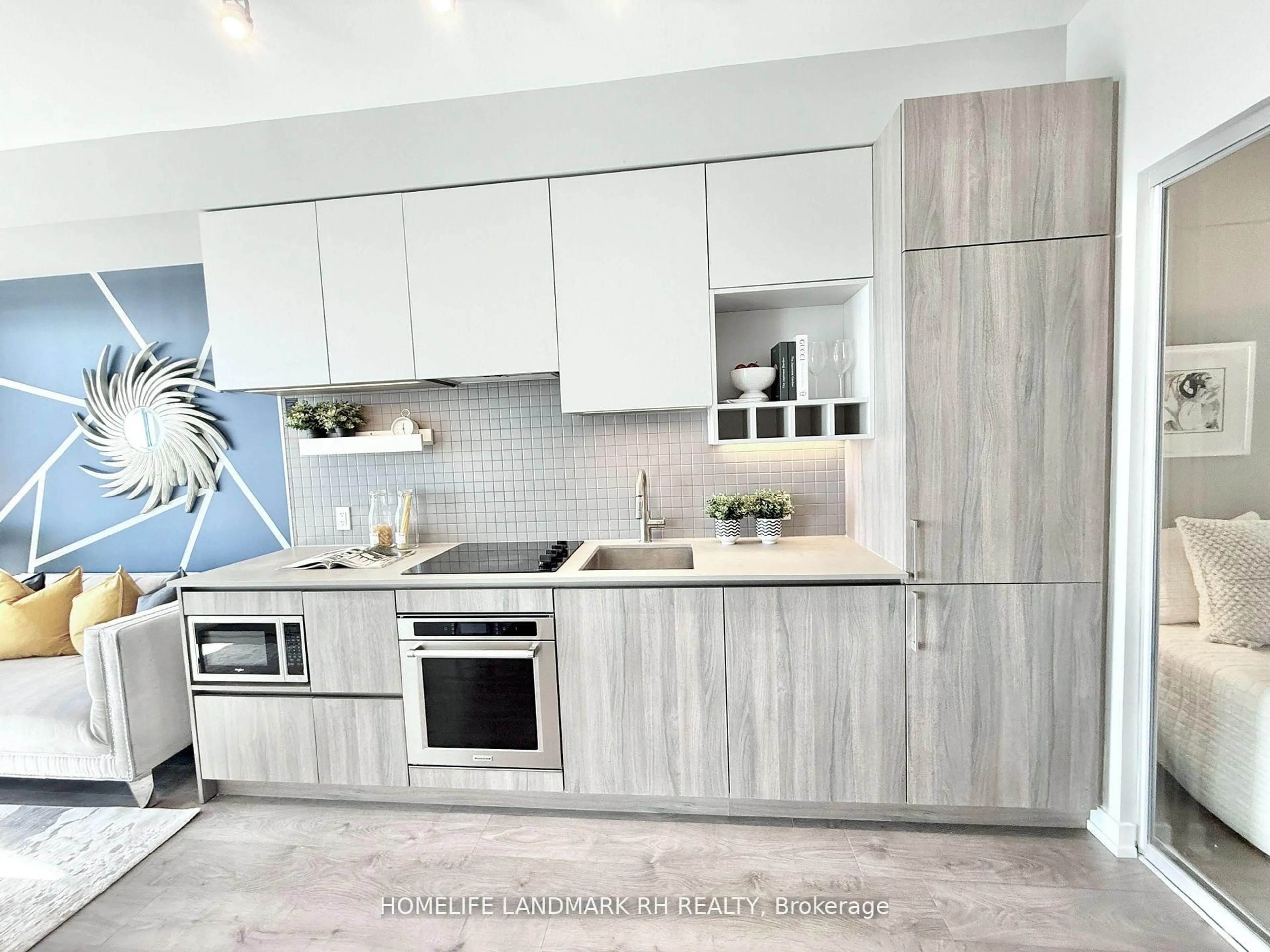 Contemporary kitchen, unknown for 950 Portage Pkwy #5608, Vaughan Ontario L4K 0J7