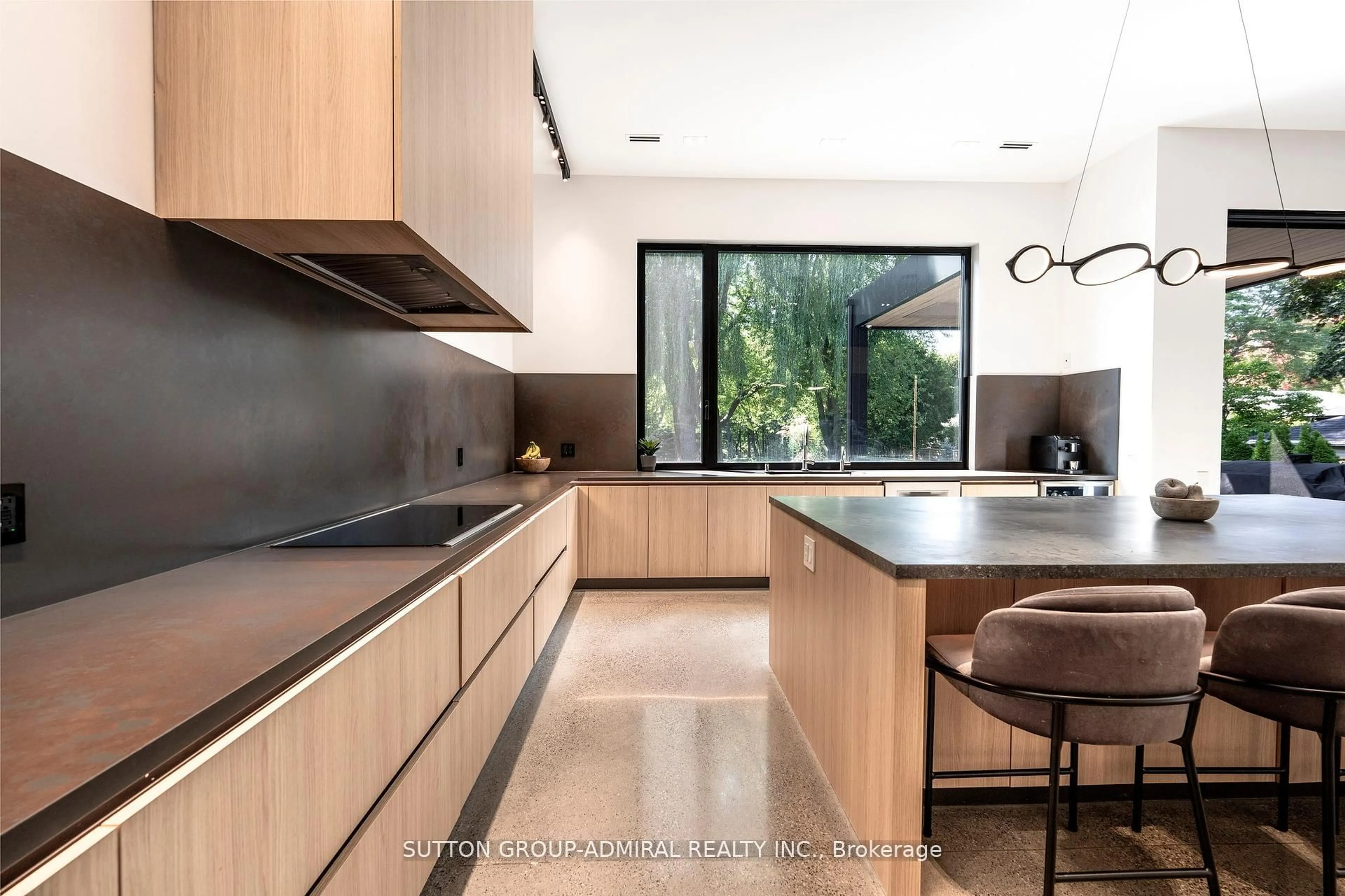 Contemporary kitchen, unknown for 126 WOOD Lane, Richmond Hill Ontario L4C 4W1