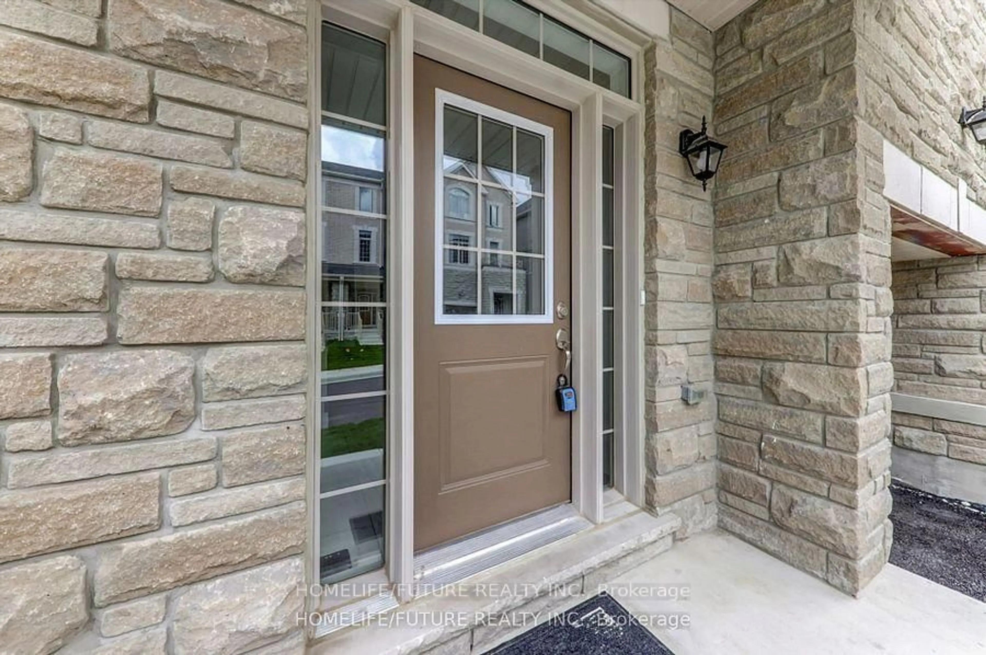 Indoor entryway for 26 Thomas Hope Lane, Markham Ontario L3S 0E9