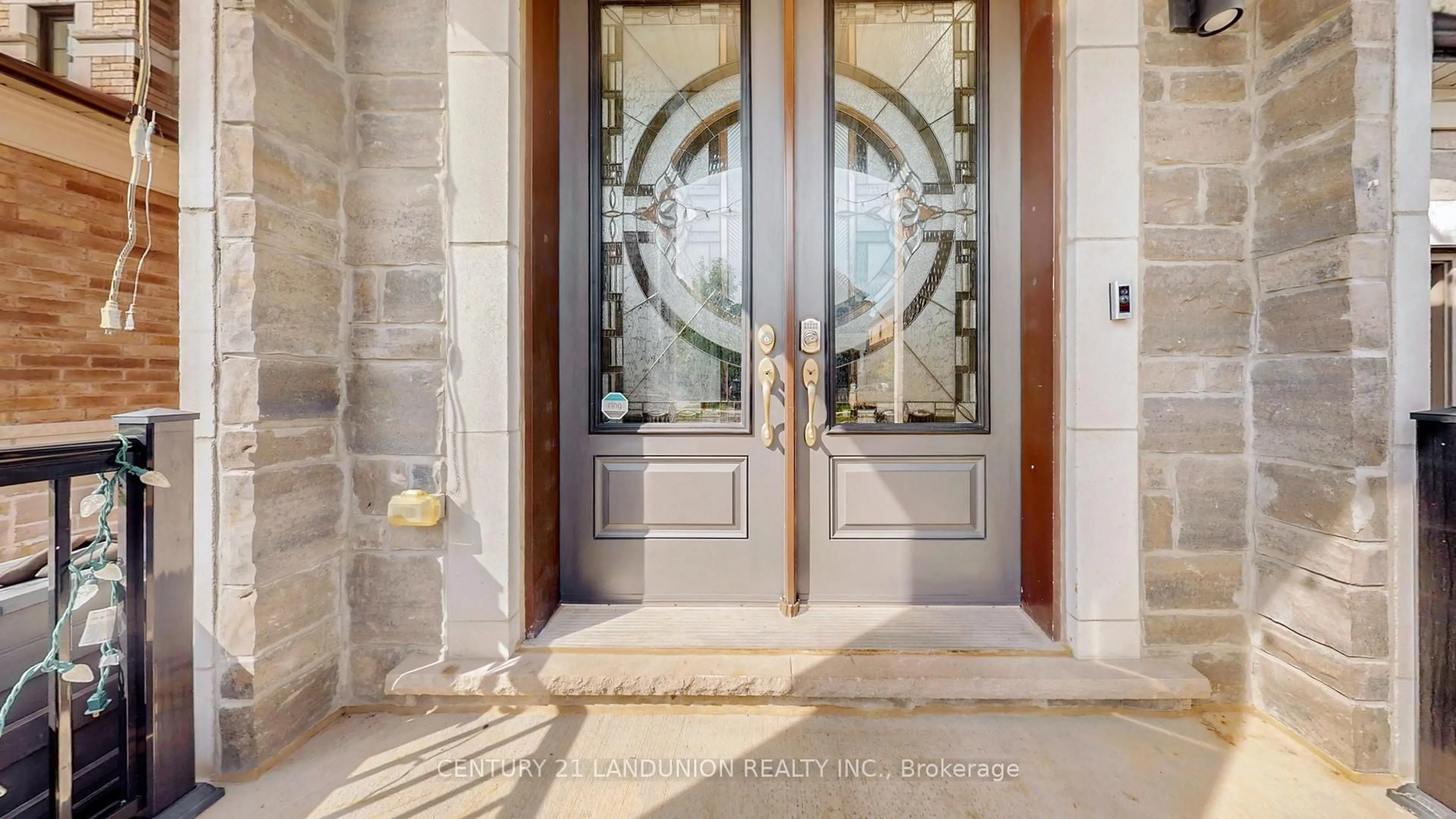 Indoor entryway for 234 Touch Gold Cres, Aurora Ontario L4G 3X5