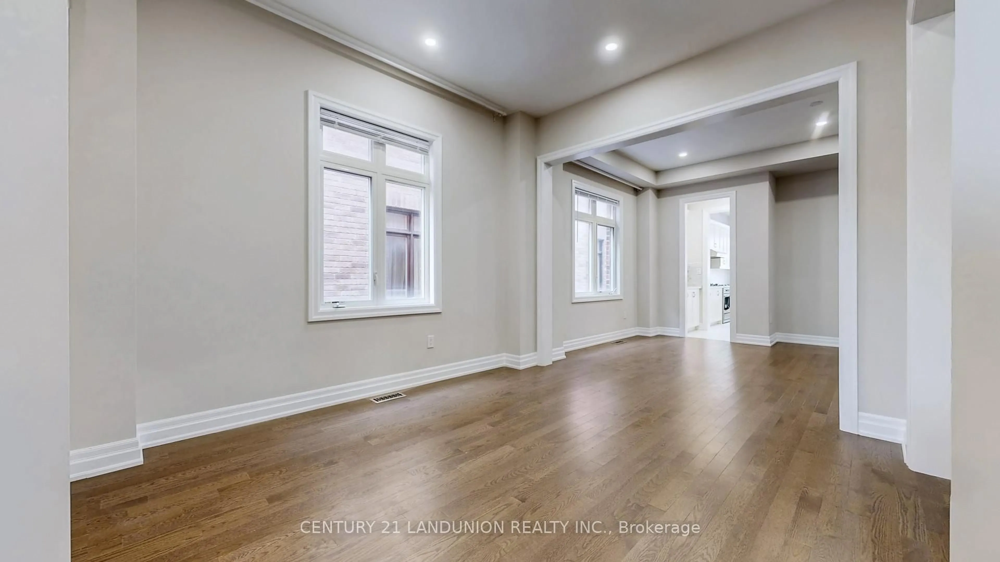 A pic of a room for 234 Touch Gold Cres, Aurora Ontario L4G 3X5