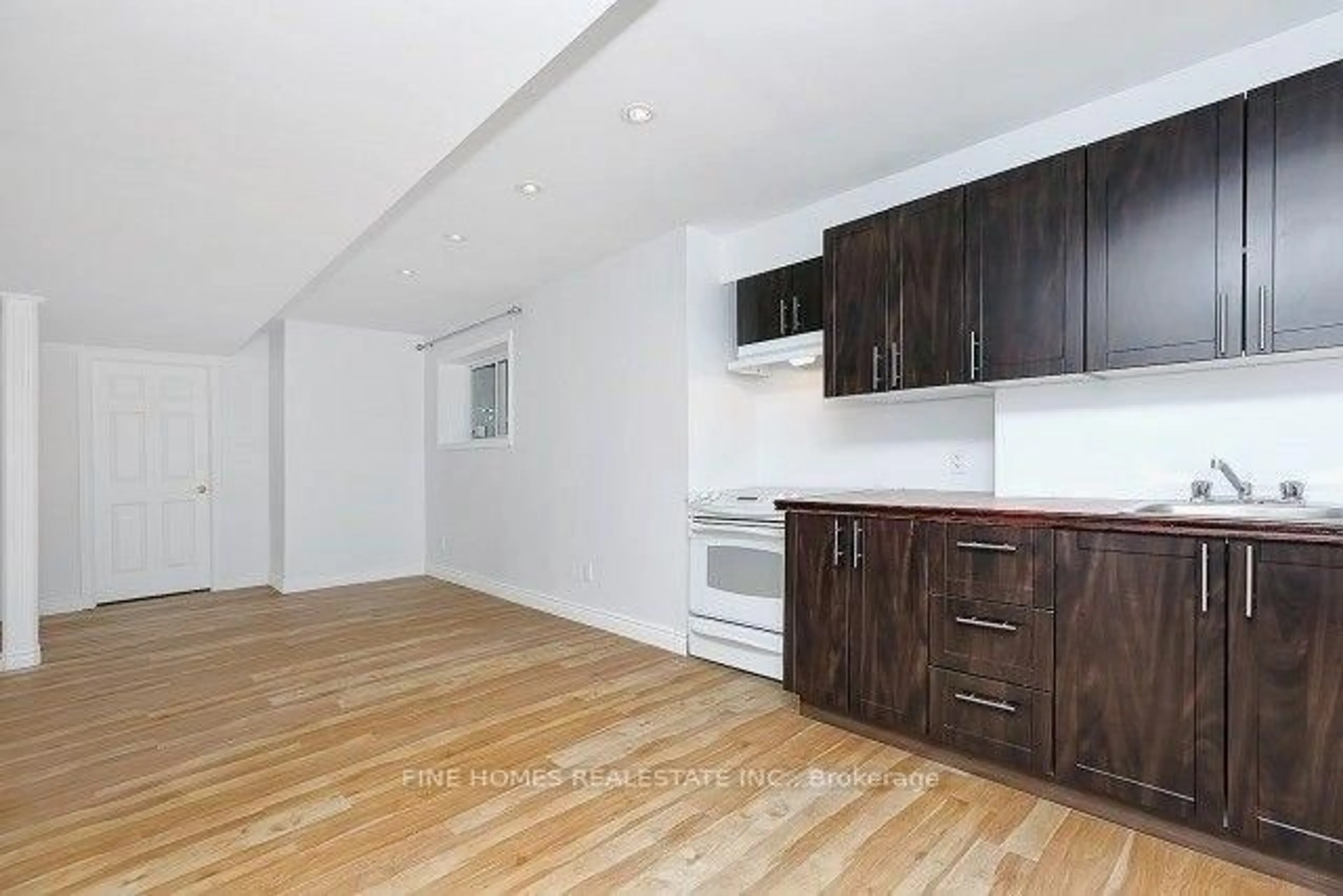 Unknown for 195 Woodland Ave, Georgina Ontario L4P 2N1