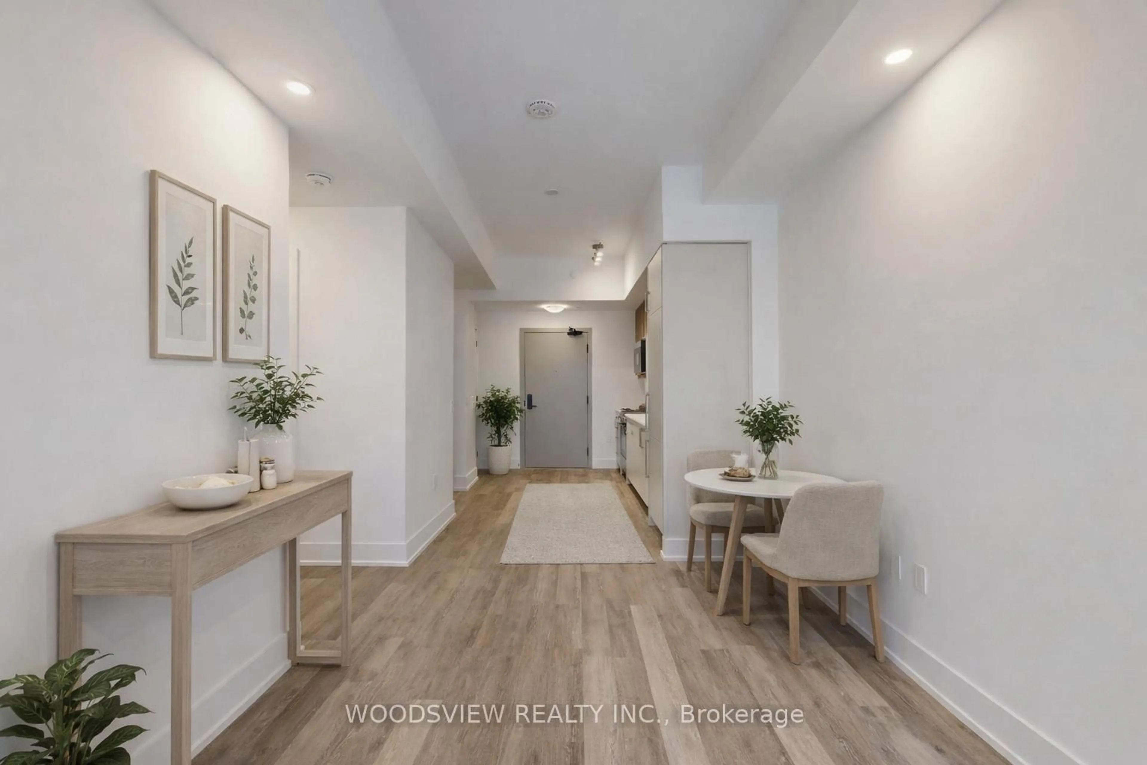 Indoor entryway for 2075 King Rd #533, King Ontario L7B 0R6