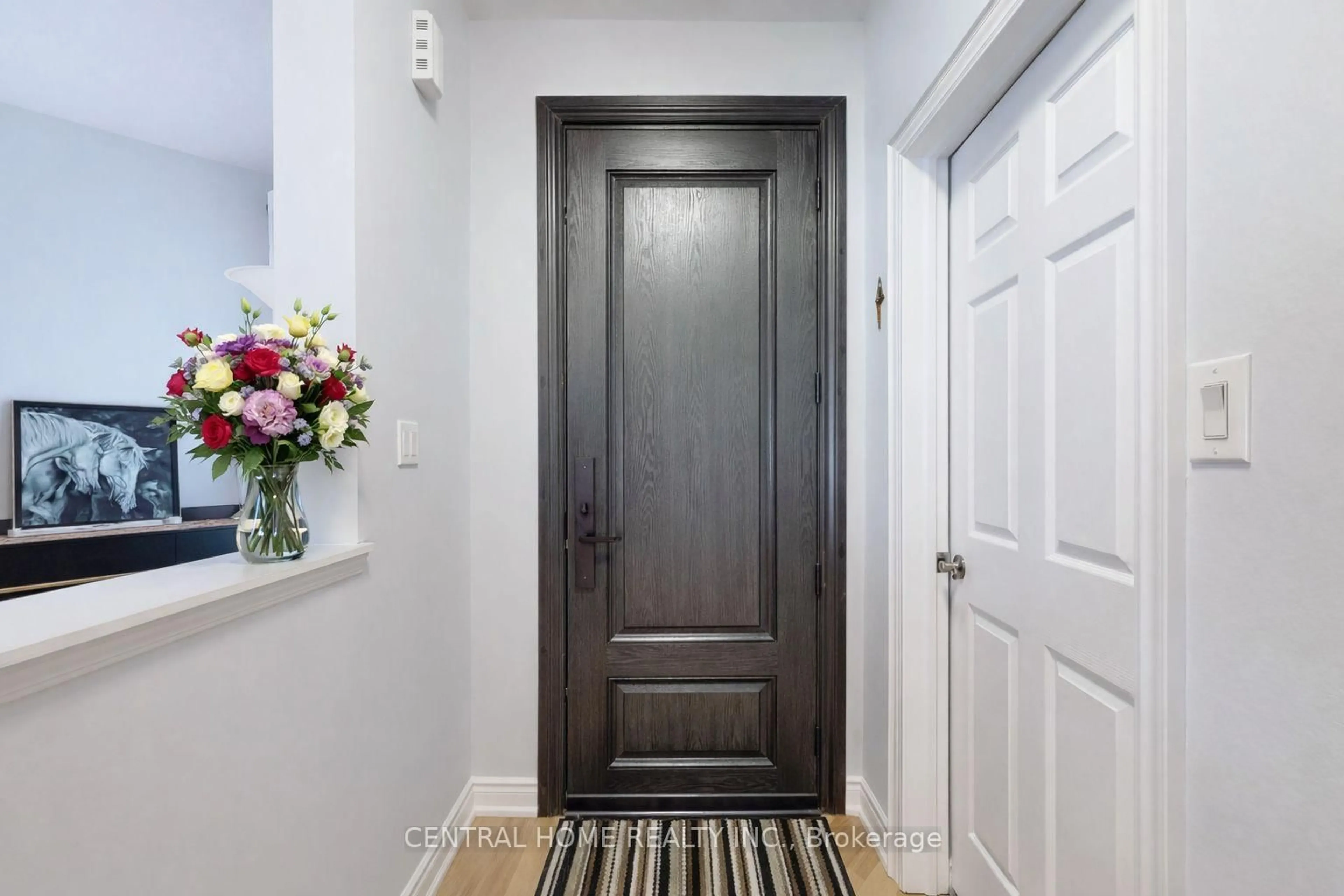 Indoor entryway for 401 Cranston Park Ave, Vaughan Ontario L6A 2R8