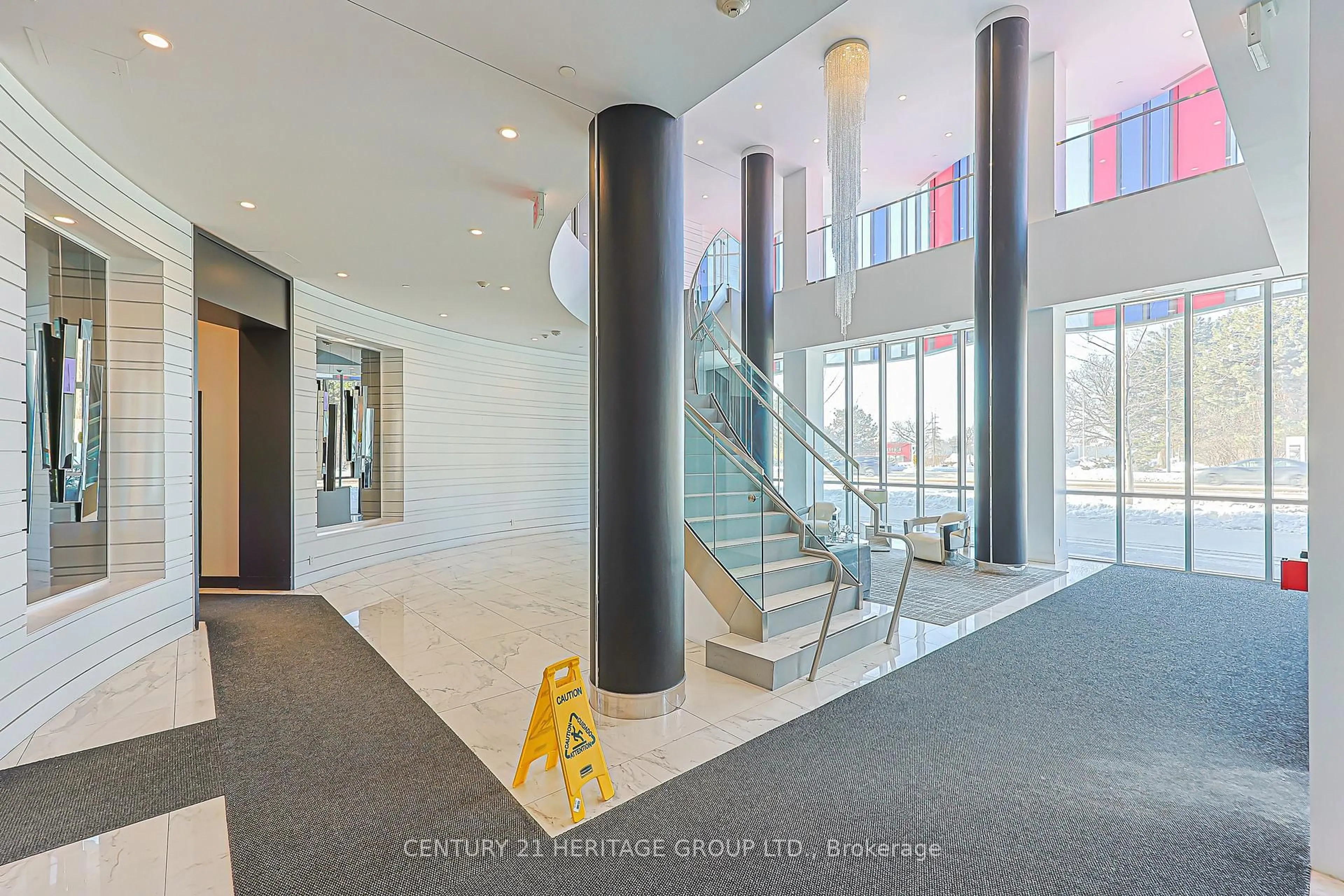 Indoor foyer for 9471 Yonge St #620, Richmond Hill Ontario L4C 0Z5