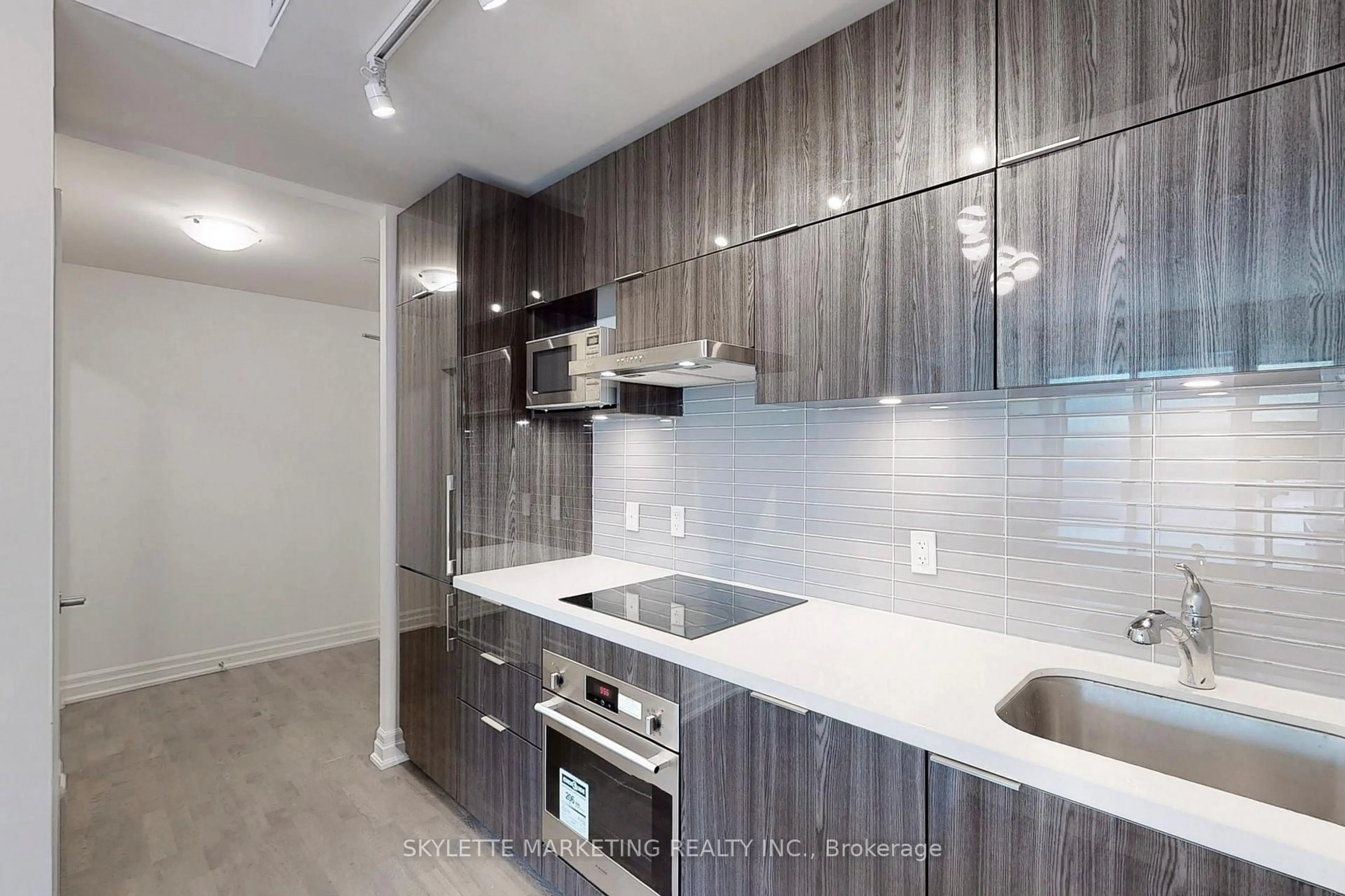 Standard kitchen, wood/laminate floor for 10 Rouge Valley Dr #529A, Markham Ontario L6G 0G9