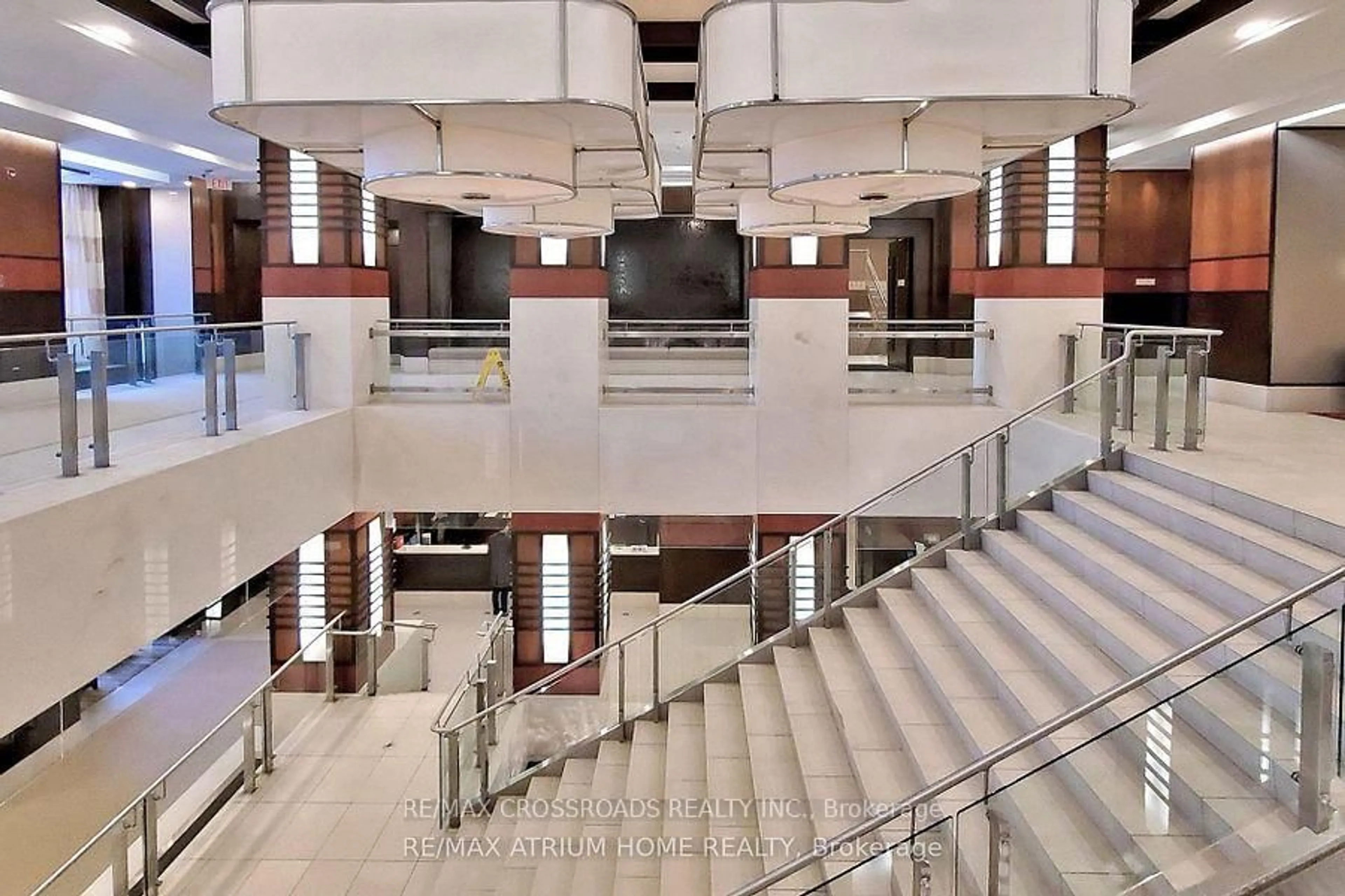 Indoor foyer for 33 Cox Blvd #320, Markham Ontario L3R 8A6