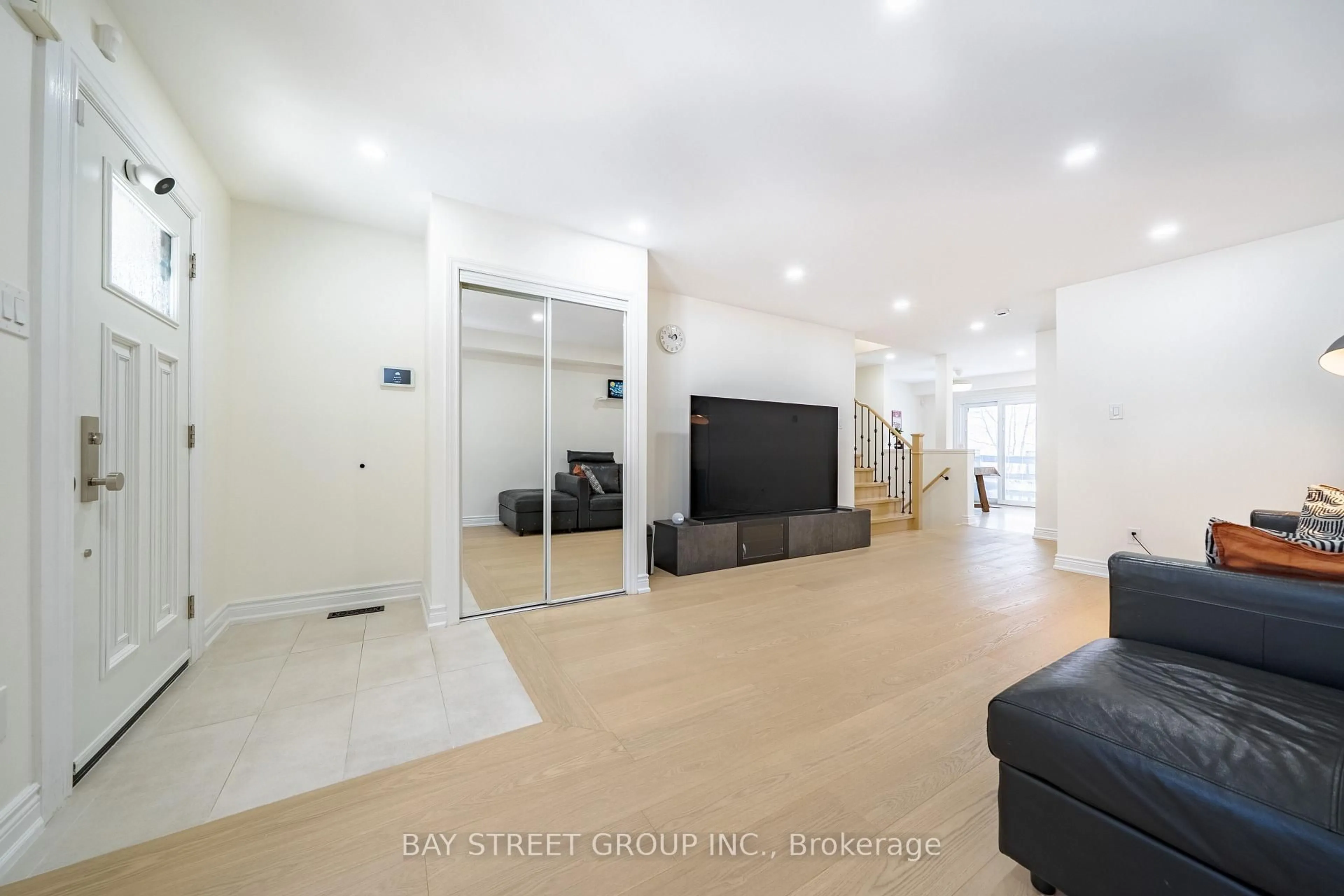 Indoor foyer for 26 Moresby St, Richmond Hill Ontario L4B 4K9