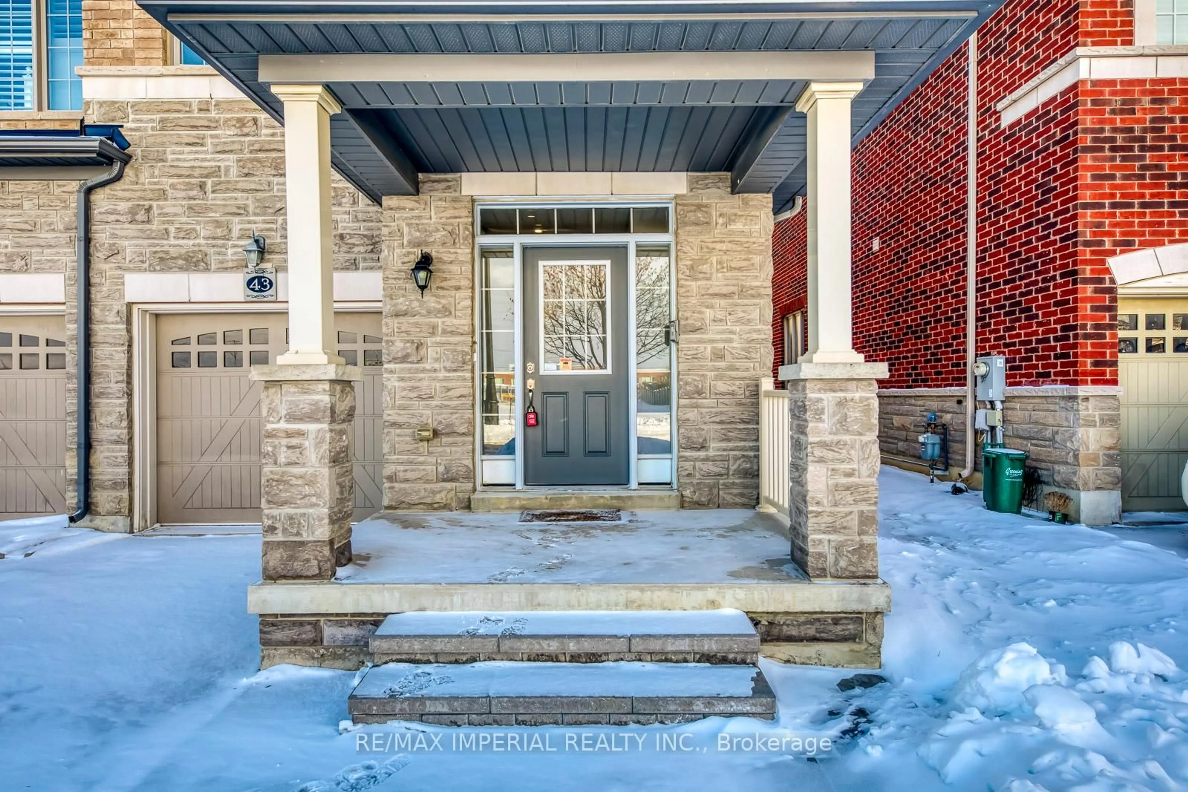 Indoor entryway for 43 Sibella Way, Vaughan Ontario L4H 3B7