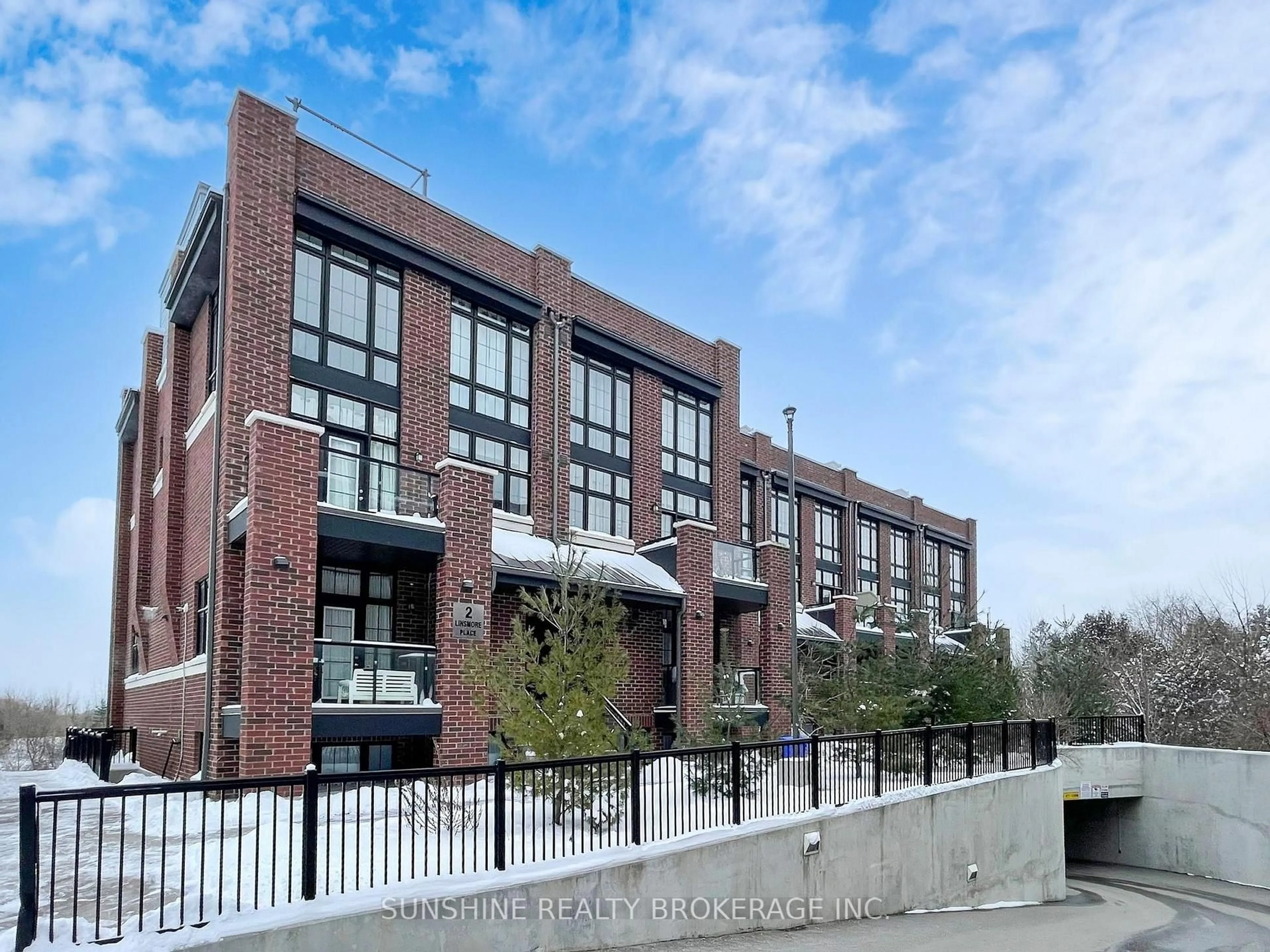 Home with brick exterior material, building for 2 Linsmore Pl #403, Whitchurch-Stouffville Ontario L4A 4T4