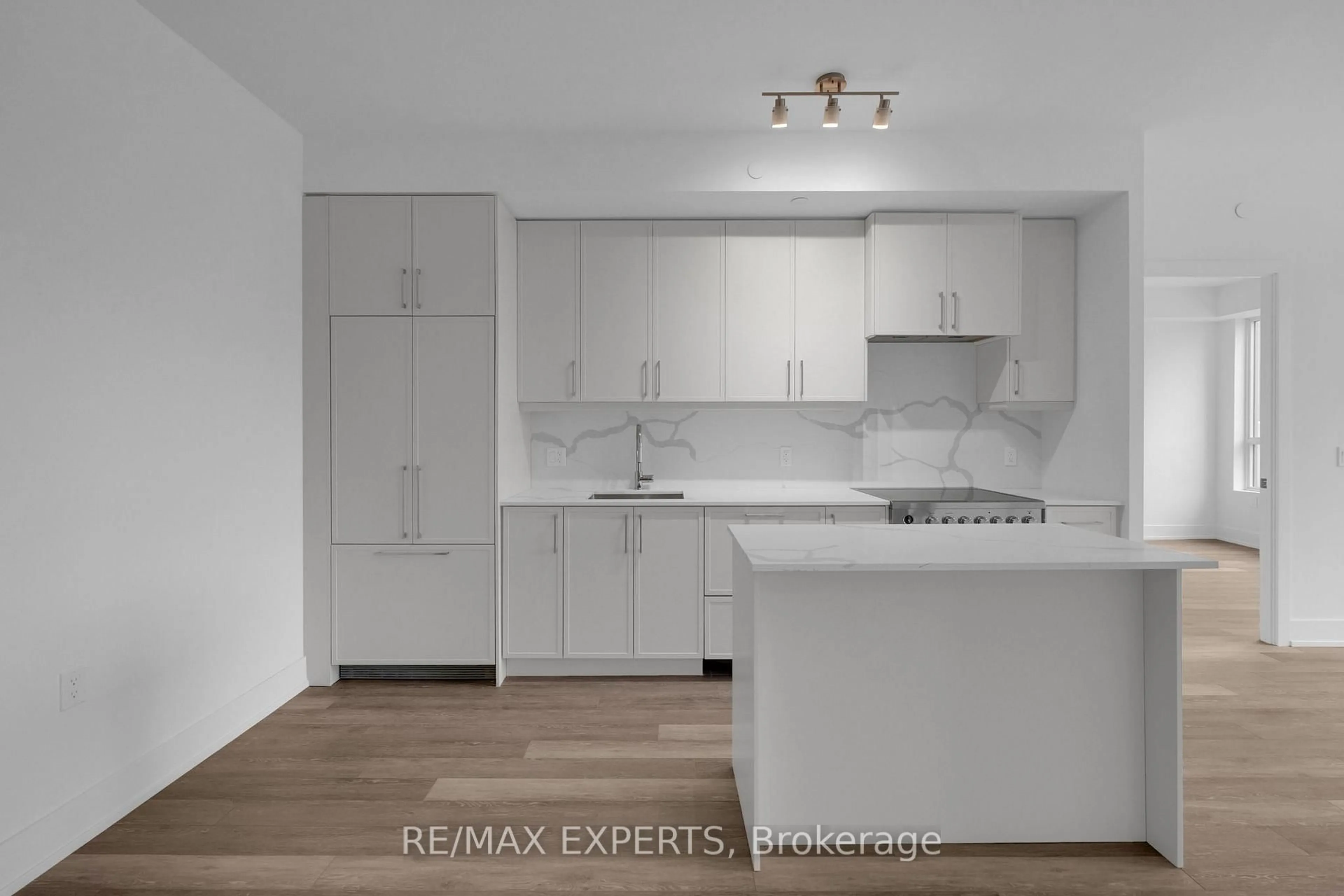 Unknown for 2075 King Rd #203, King Ontario L7B 0R6