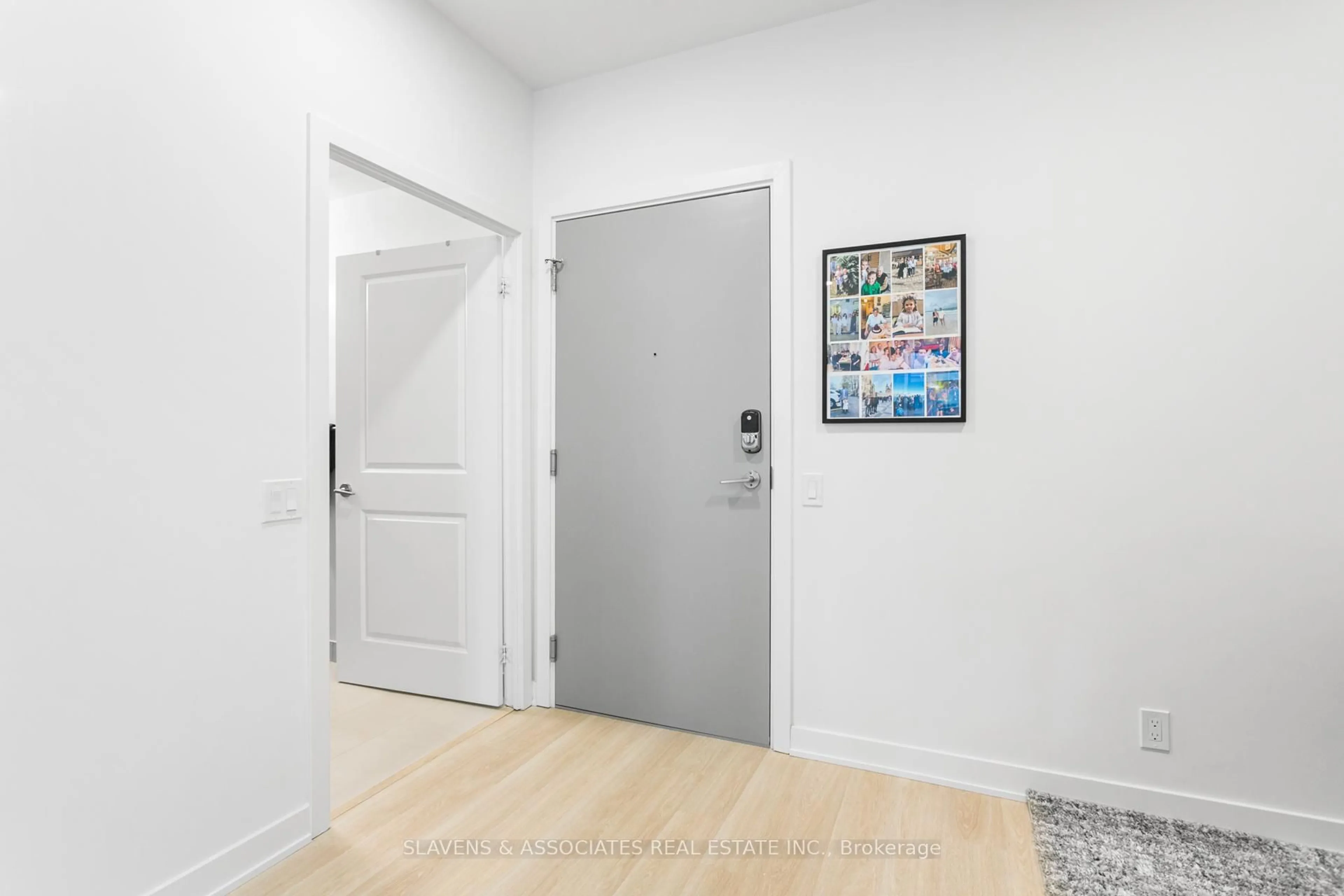 Indoor entryway for 30 Upper Mall Way #A719, Vaughan Ontario L4J 0L7