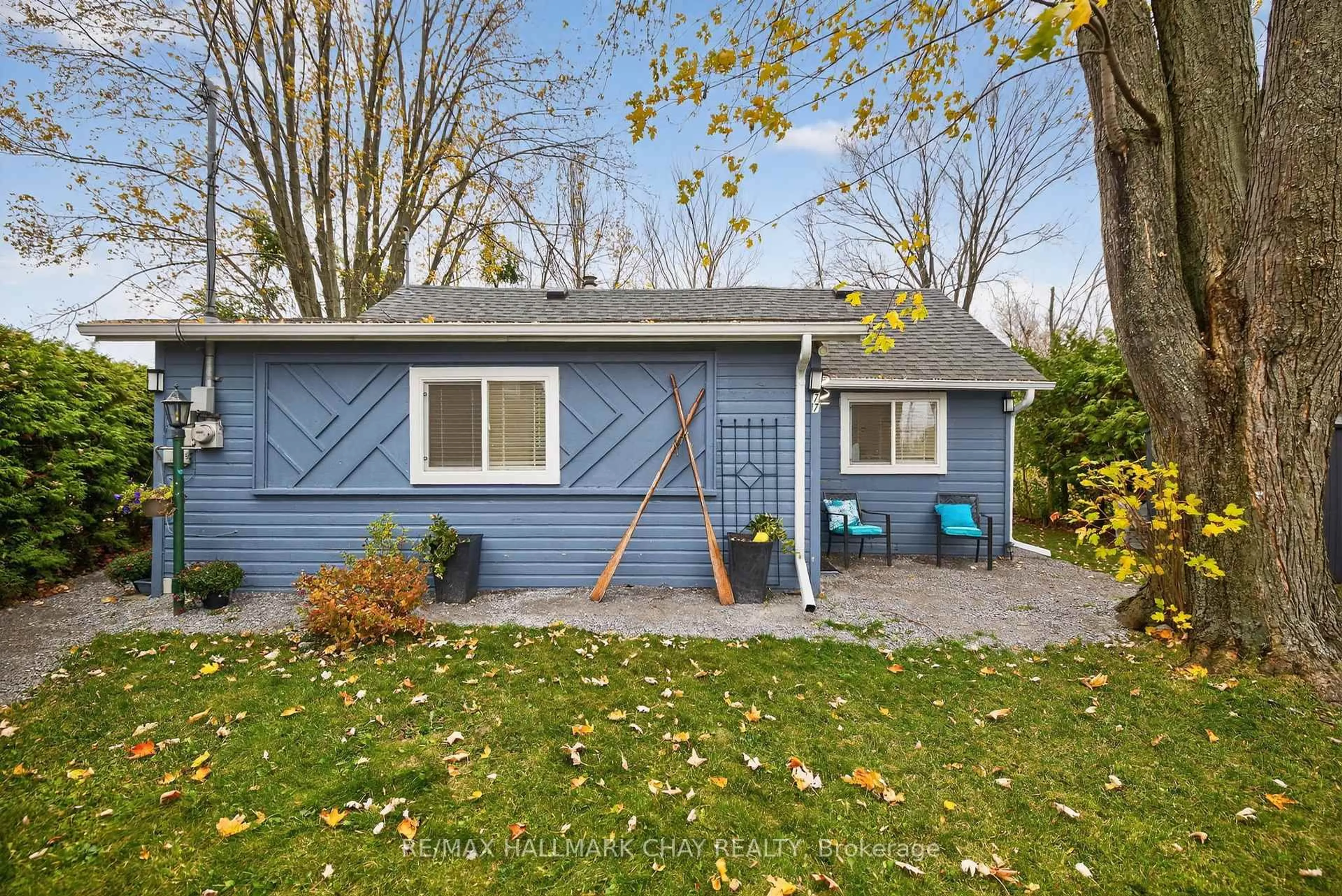 Home with vinyl exterior material, street for 77 Blue Heron Dr, Georgina Ontario L0E 1N0