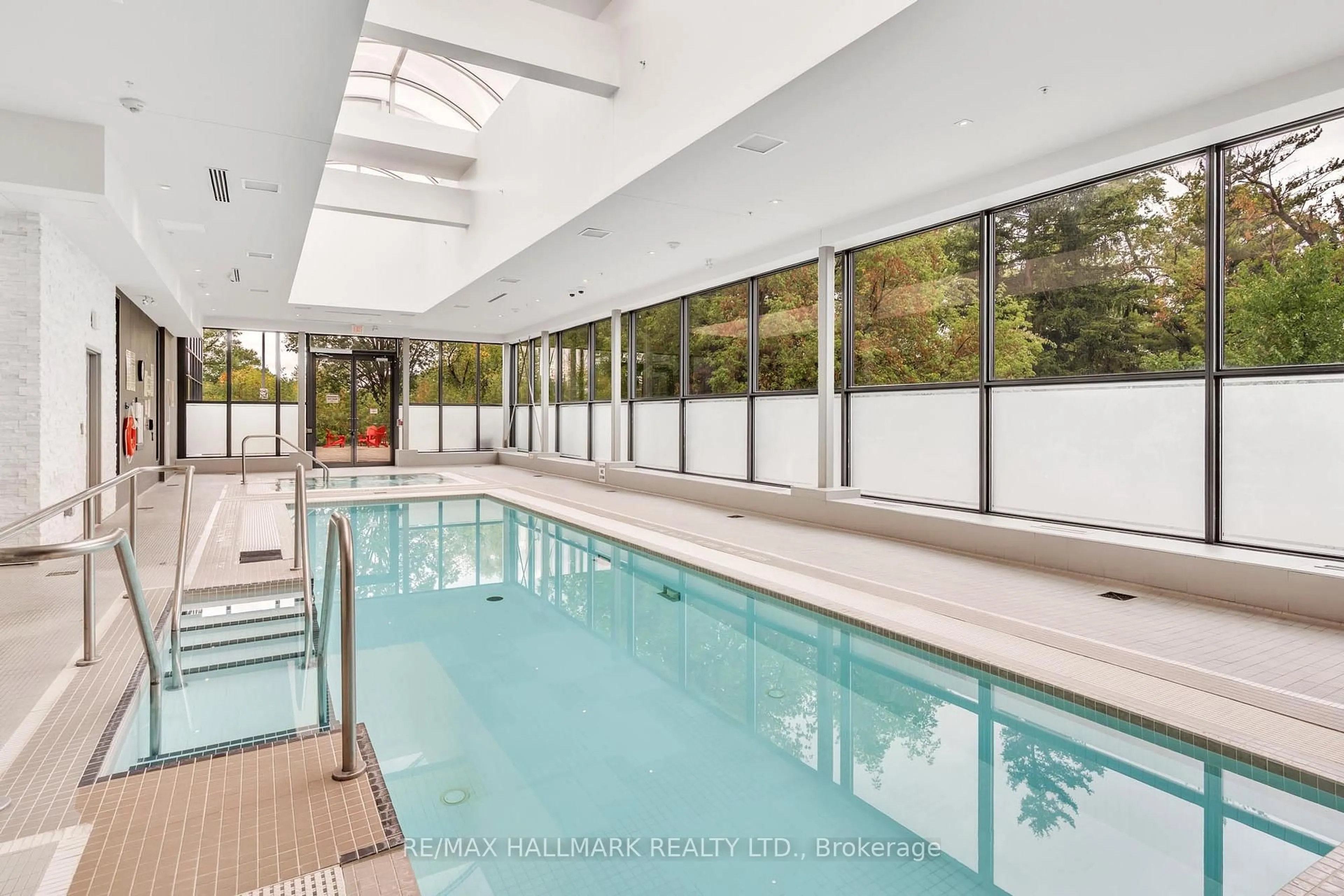 Pool for 9608 Yonge St #1609A, Richmond Hill Ontario L4C 1V6