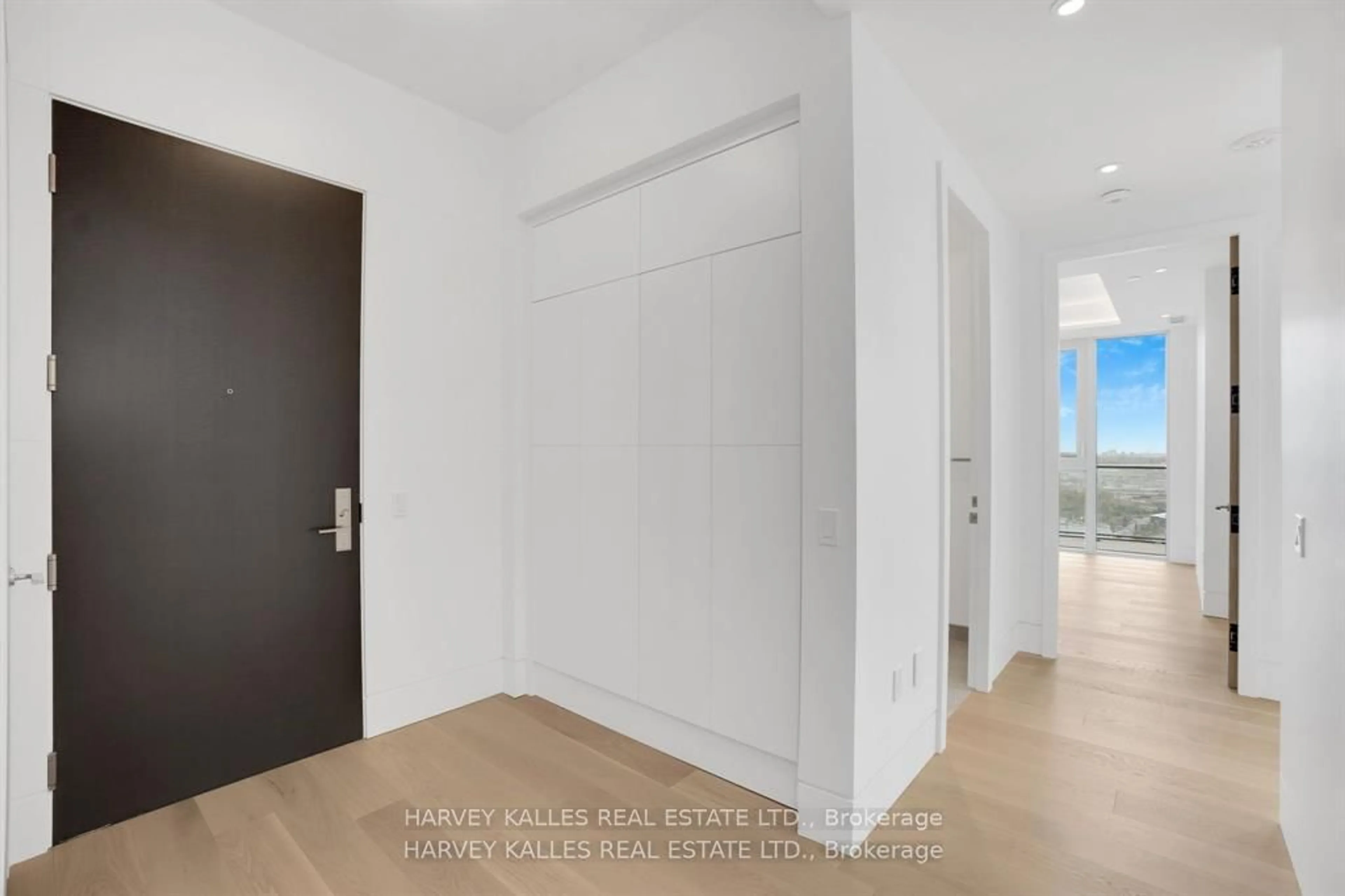 Indoor entryway for 9000 Jane St #PH 102, Vaughan Ontario L4K 0M6