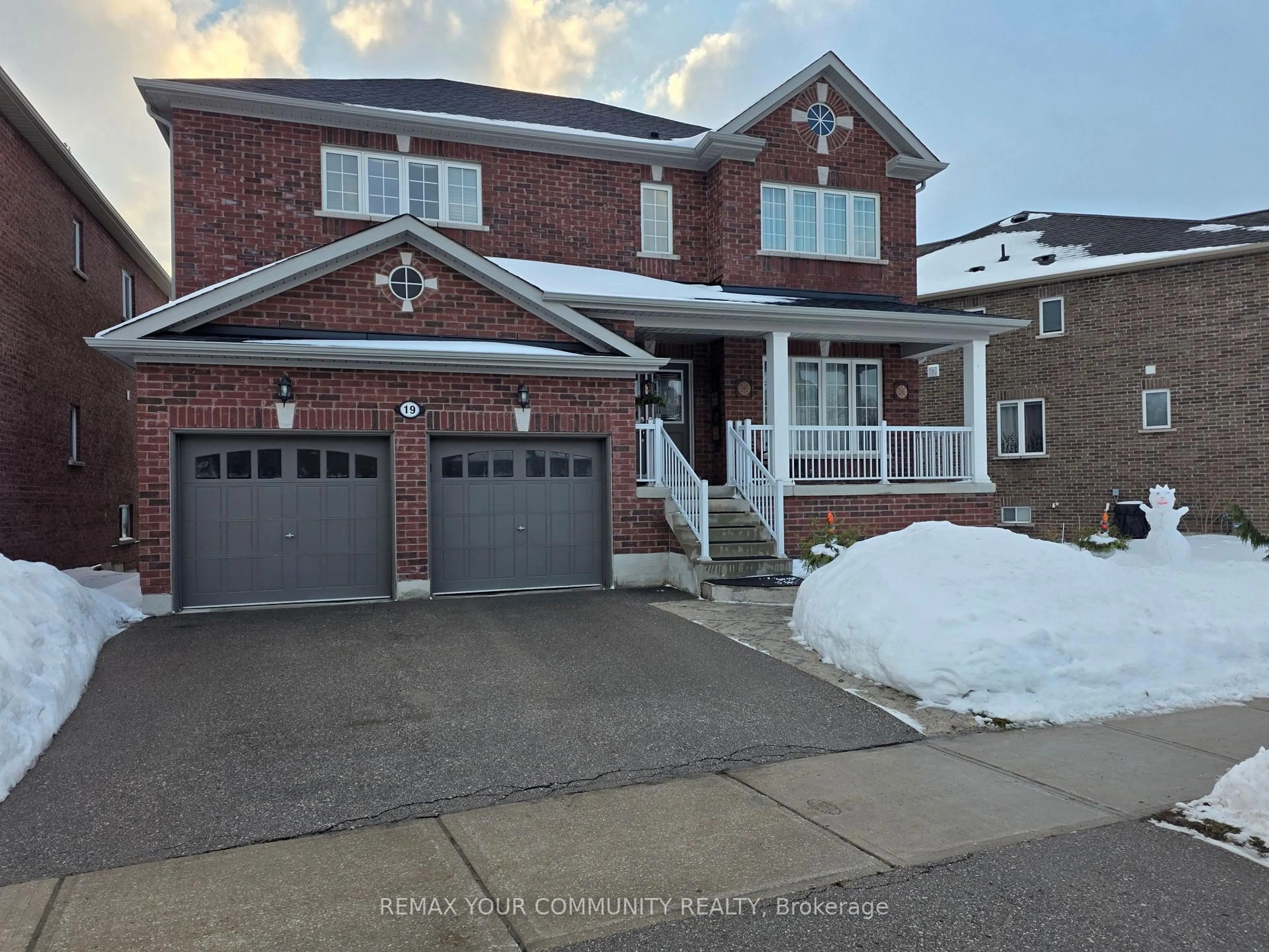 Home with brick exterior material, street for 19 Richmond Park Dr, Georgina Ontario L4P 0H2